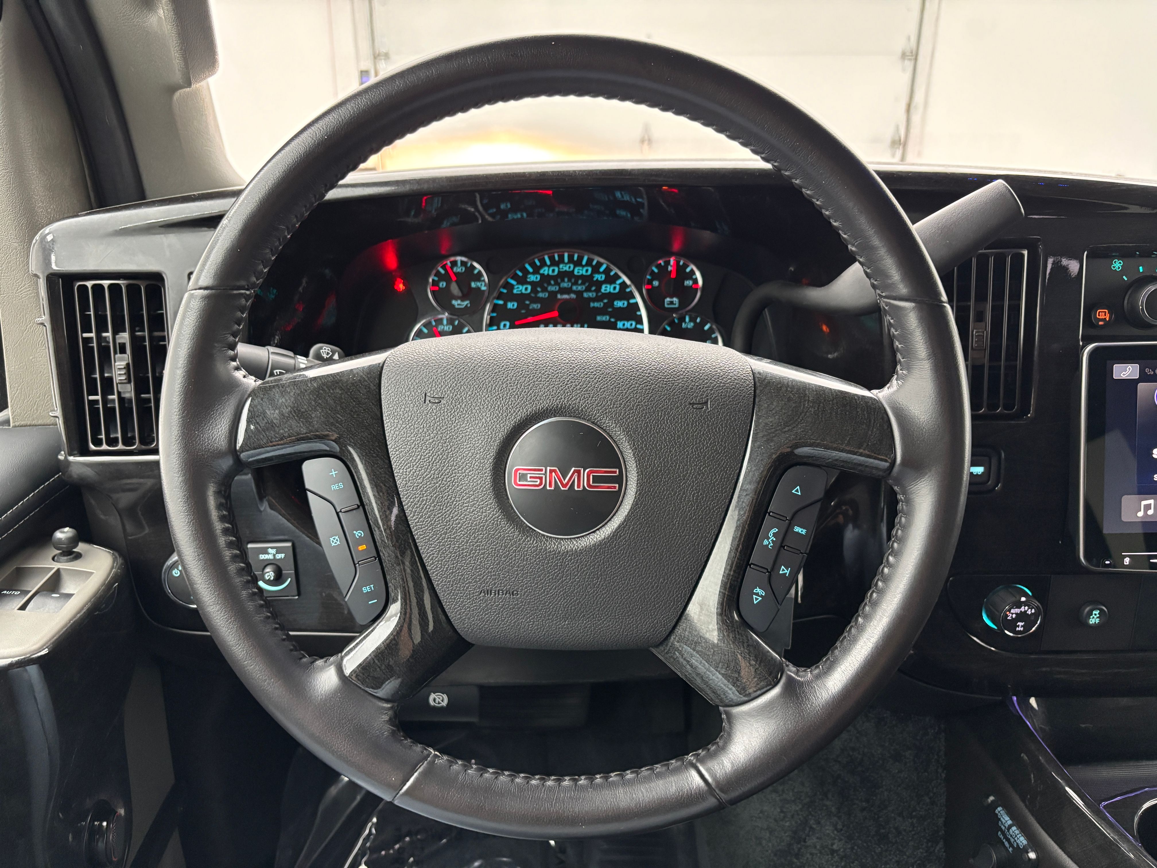 Used 2024 Special Exterior Color GMC Explorer Limited SE image 28