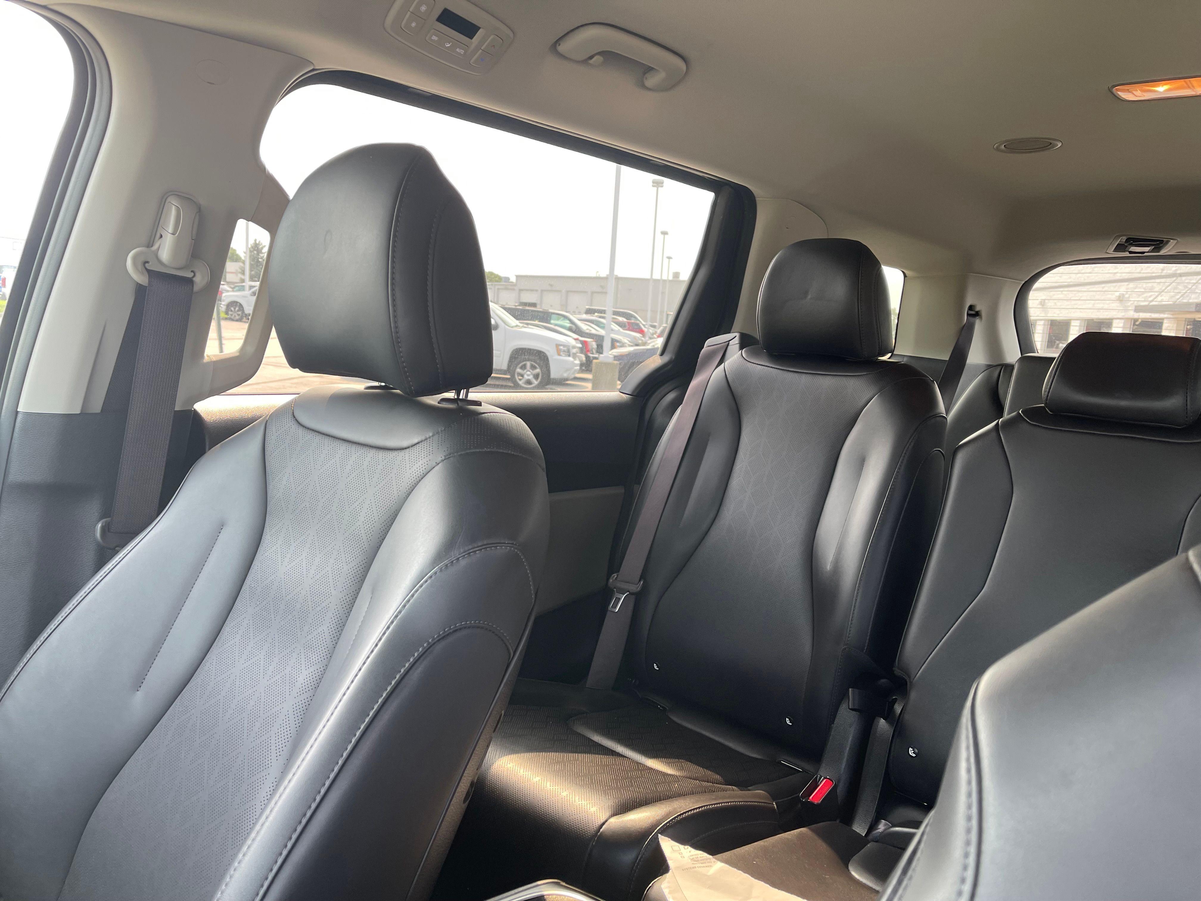 Used 2025 Deep Chroma Blue Kia LXS image 15