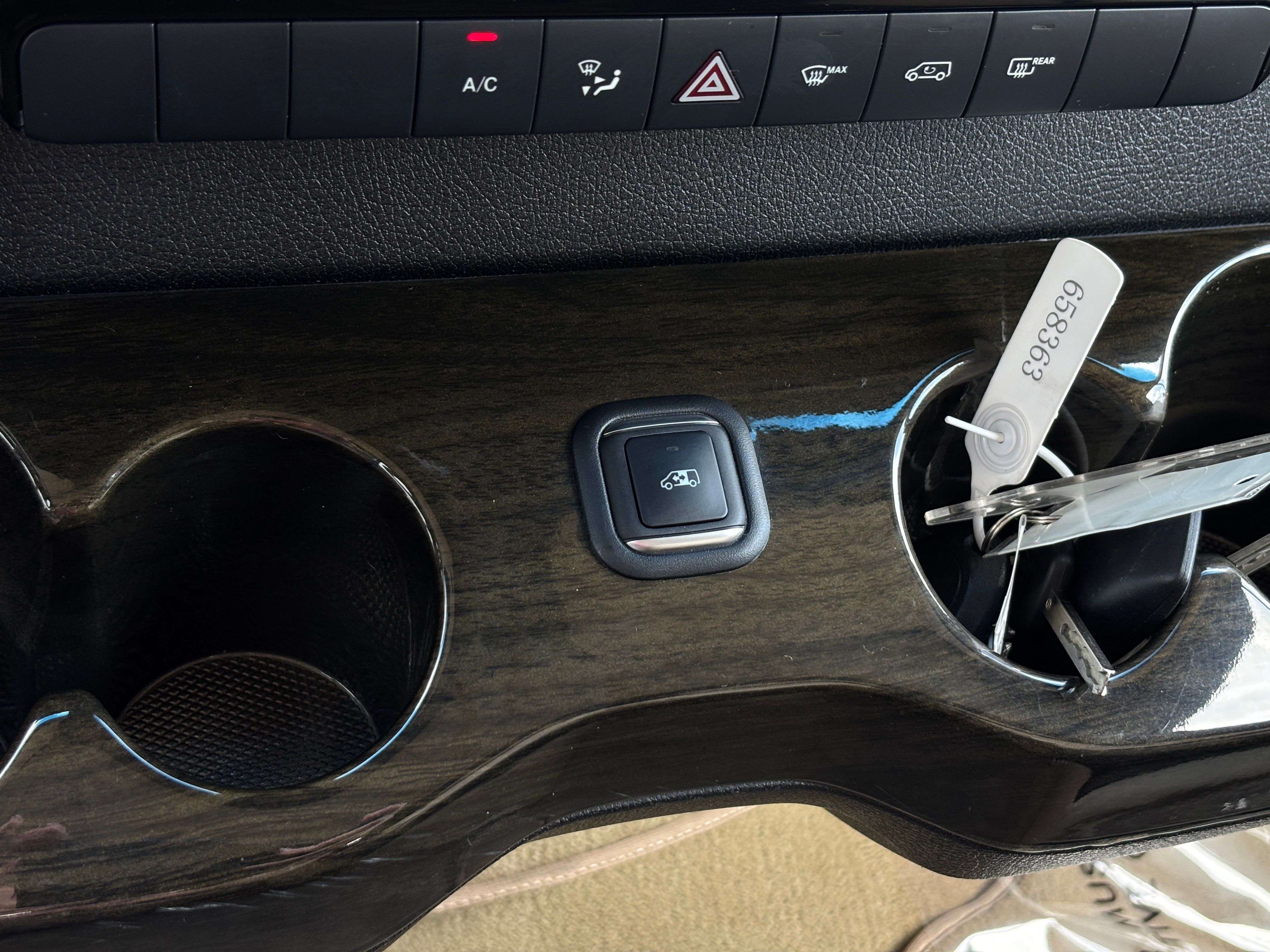 Used 2021 Silver Mercedes-Benz Midwest Luxe Cruiser image 40