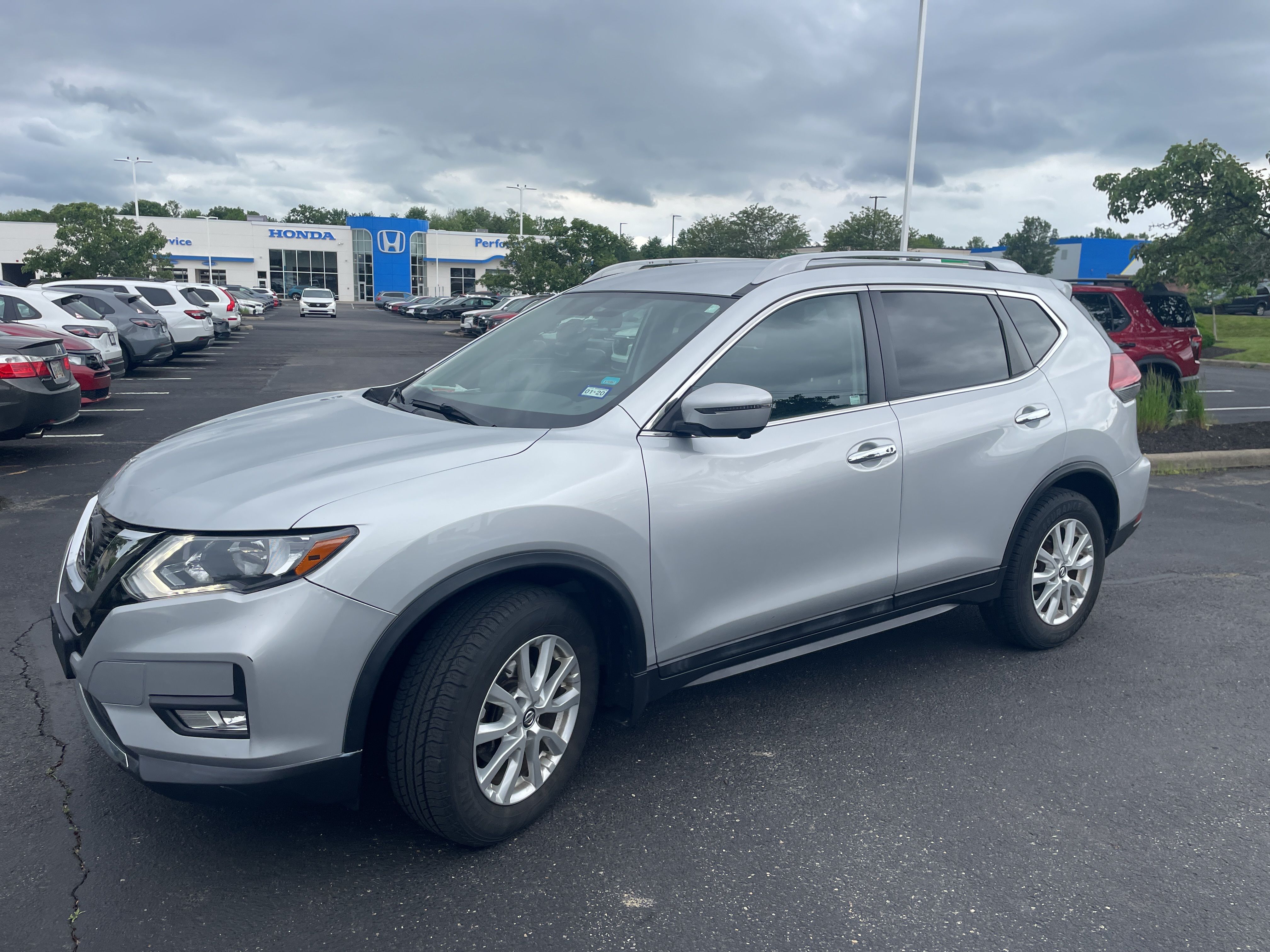 2018 Nissan Rogue SV photo