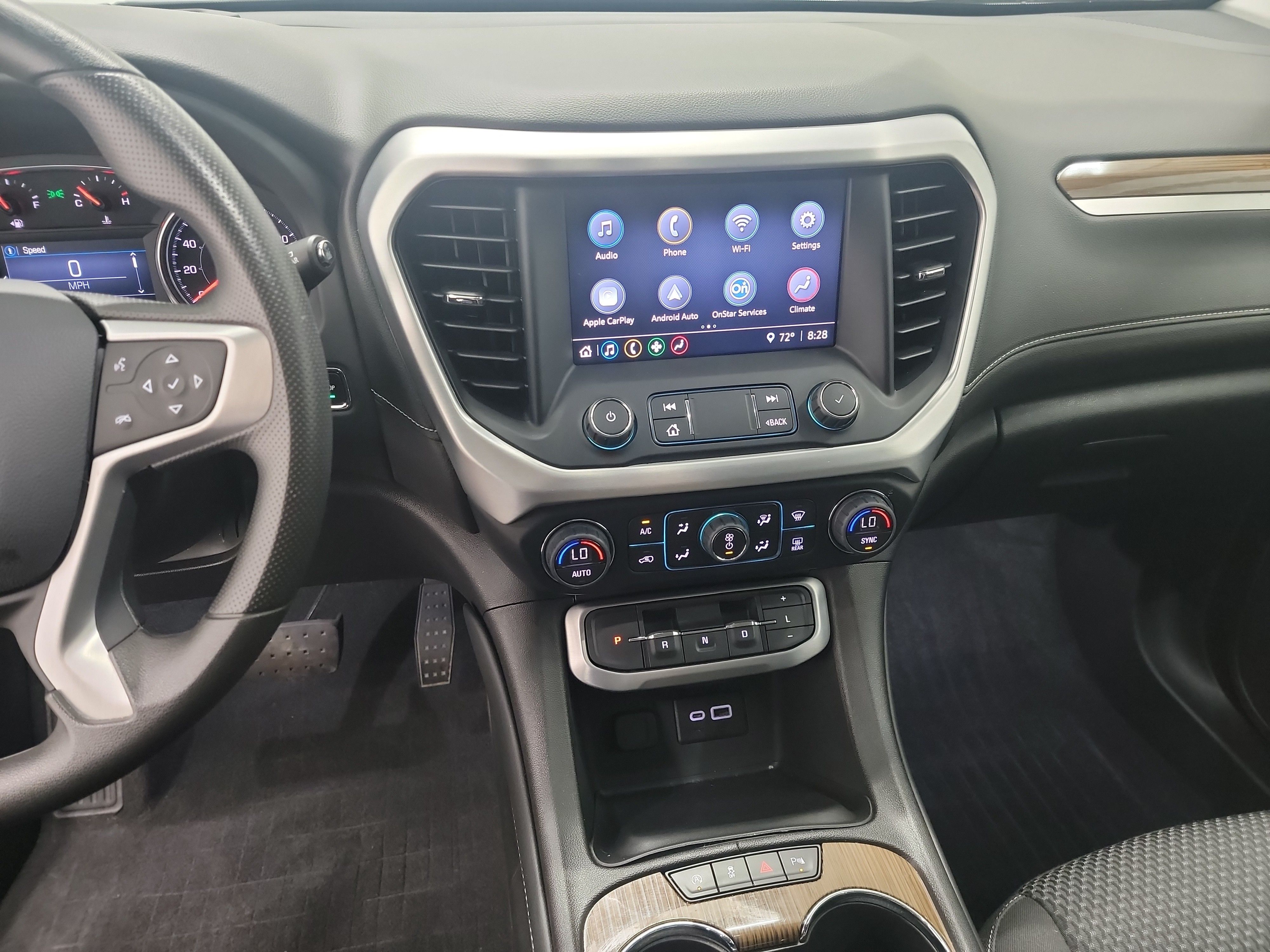 2022 GMC Acadia SLE photo