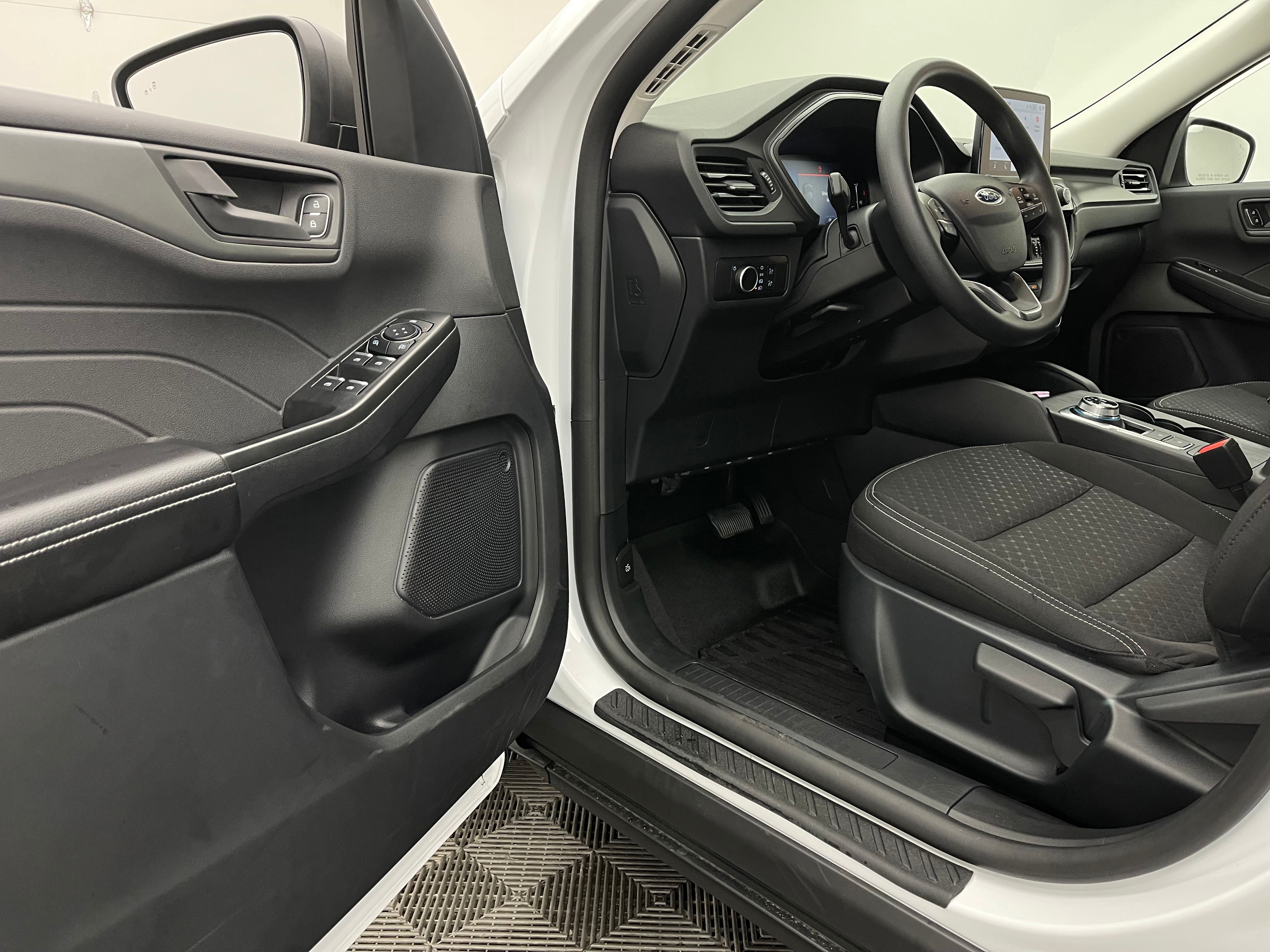 Used 2026 Oxford White Ford Active image 13
