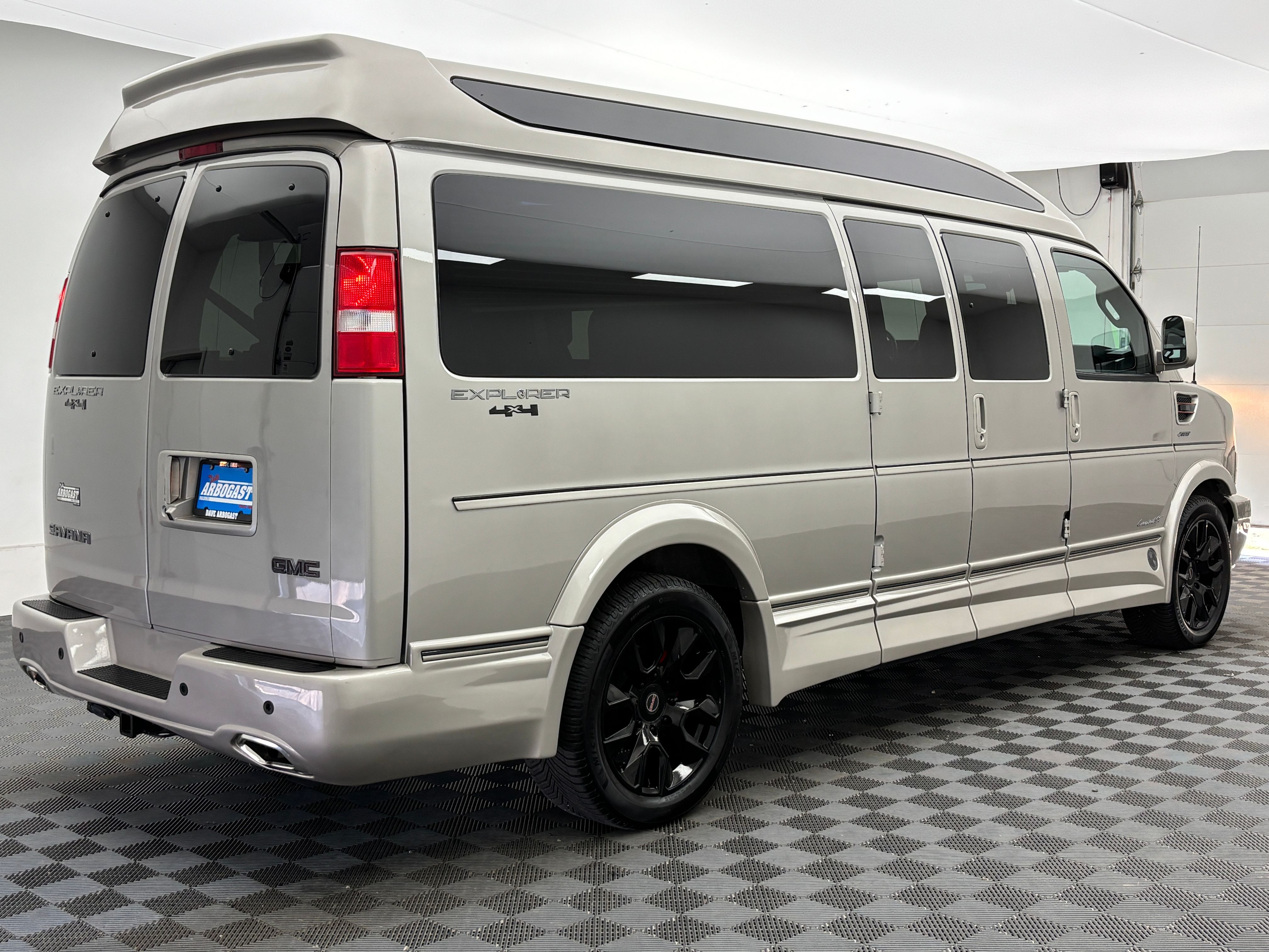 Used 2024 Special Exterior Color GMC Explorer Limited SE image 8