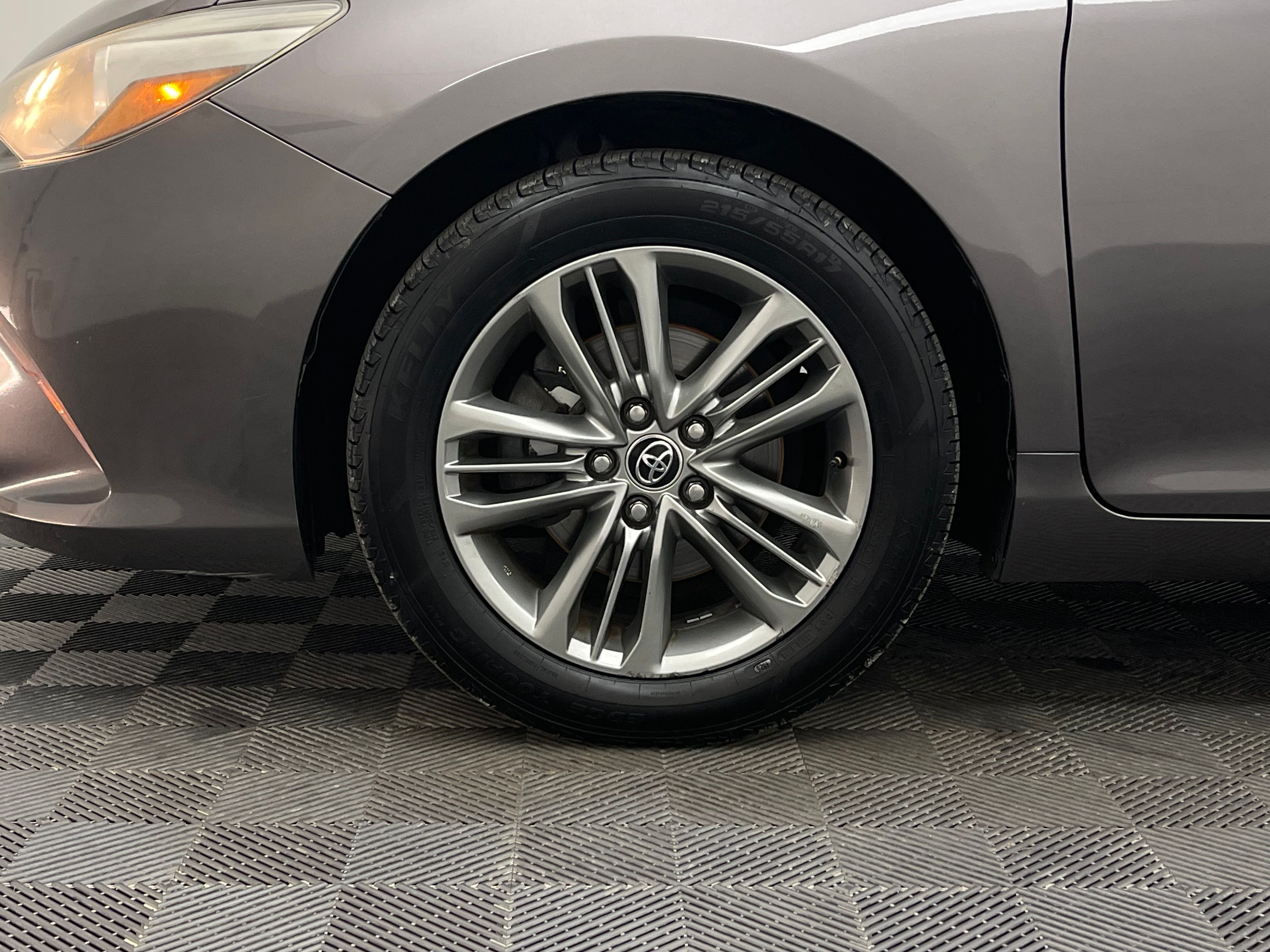 Used 2015 Predawn Gray Mica Toyota SE image 12
