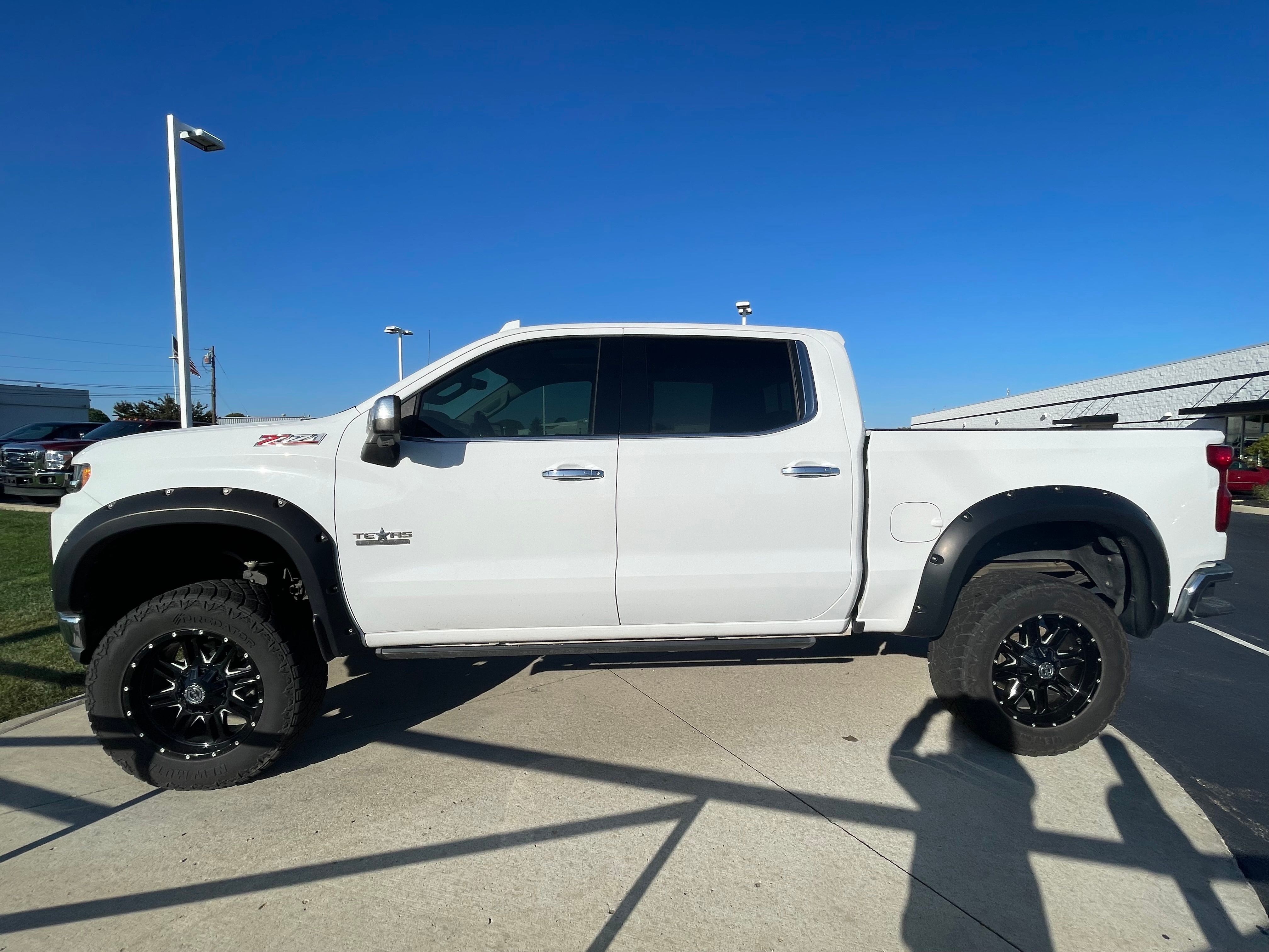 Used 2019 Summit White Chevrolet LTZ image 4