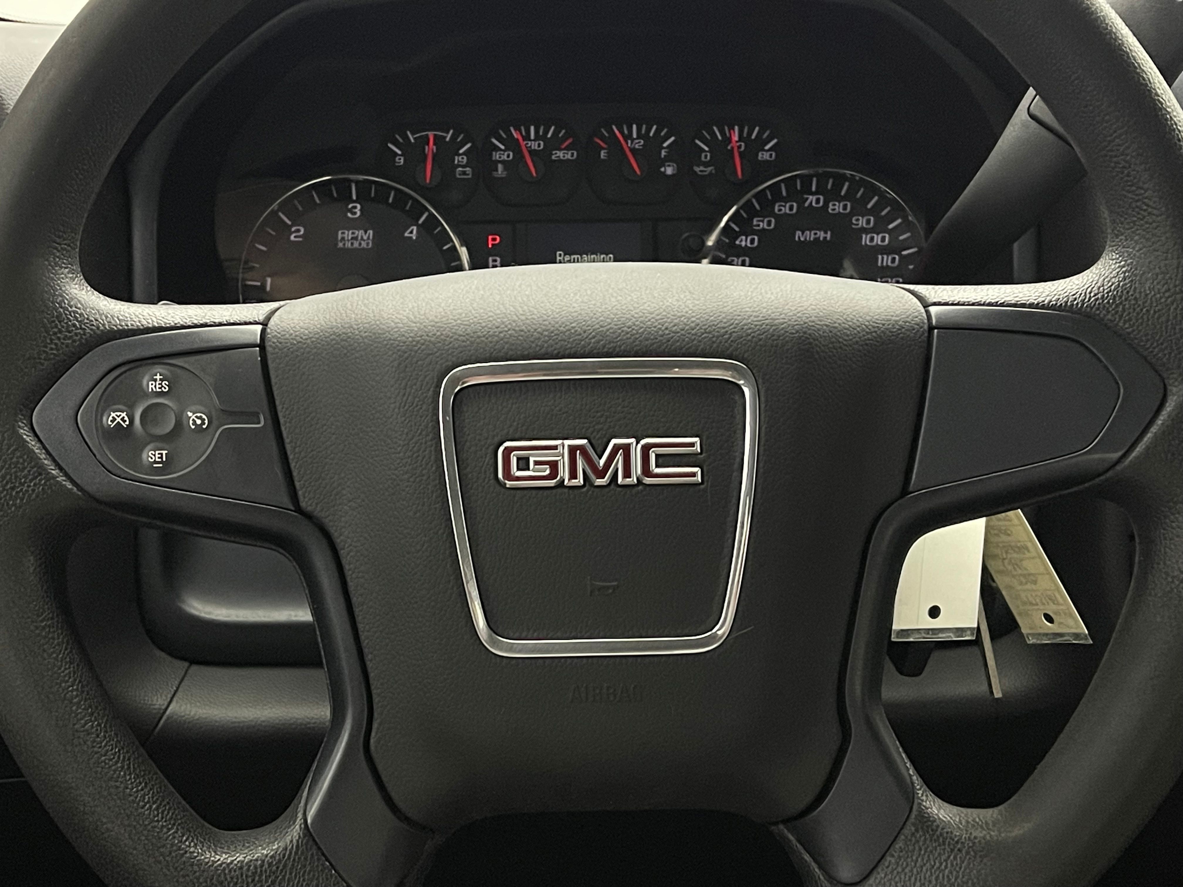 Used 2018 Summit White GMC Base image 18