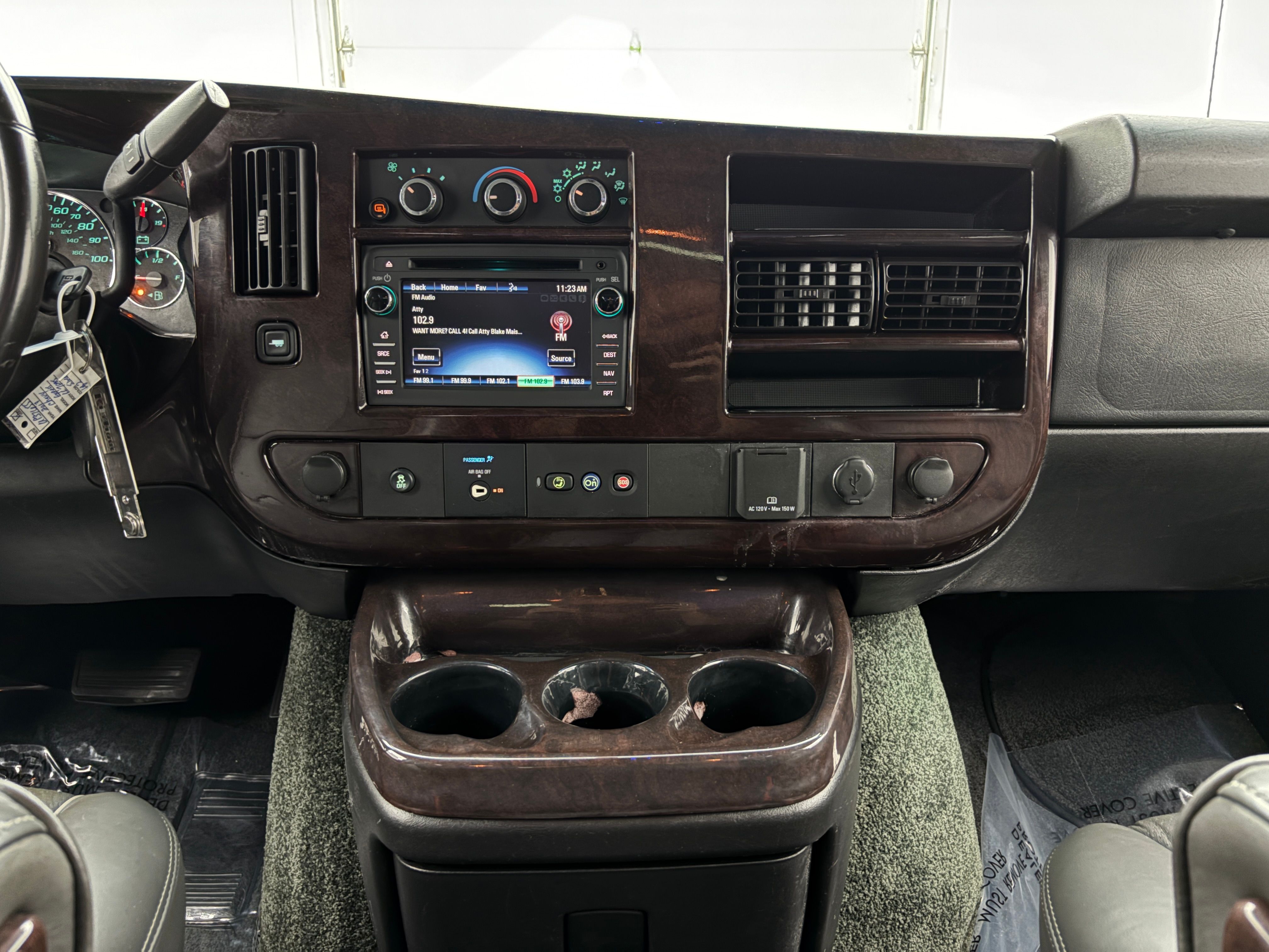Used 2017 Silver Ice Metallic Chevrolet Explorer Limited SE image 27