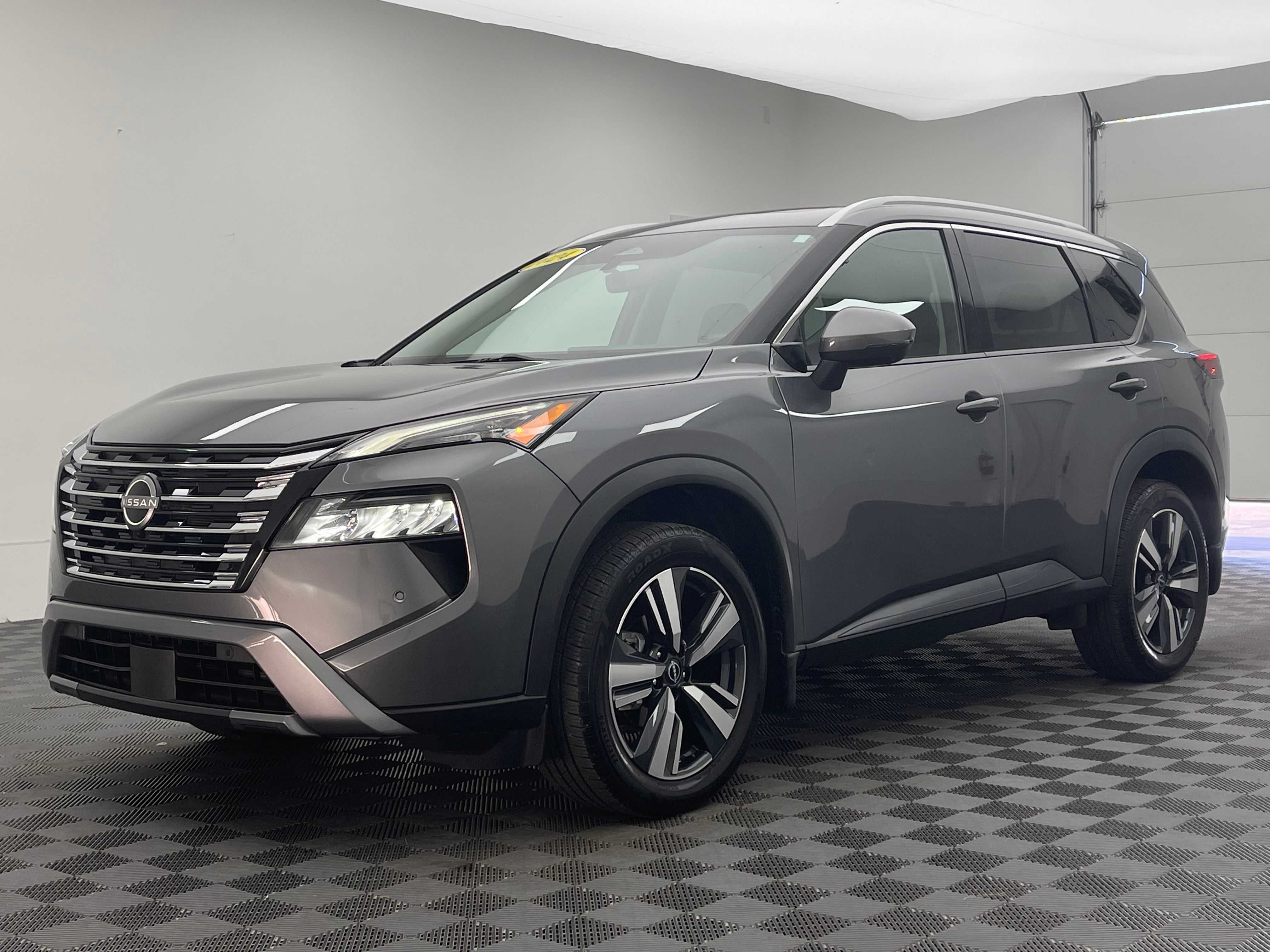 Used 2024 Gun Metallic Nissan SL image 2