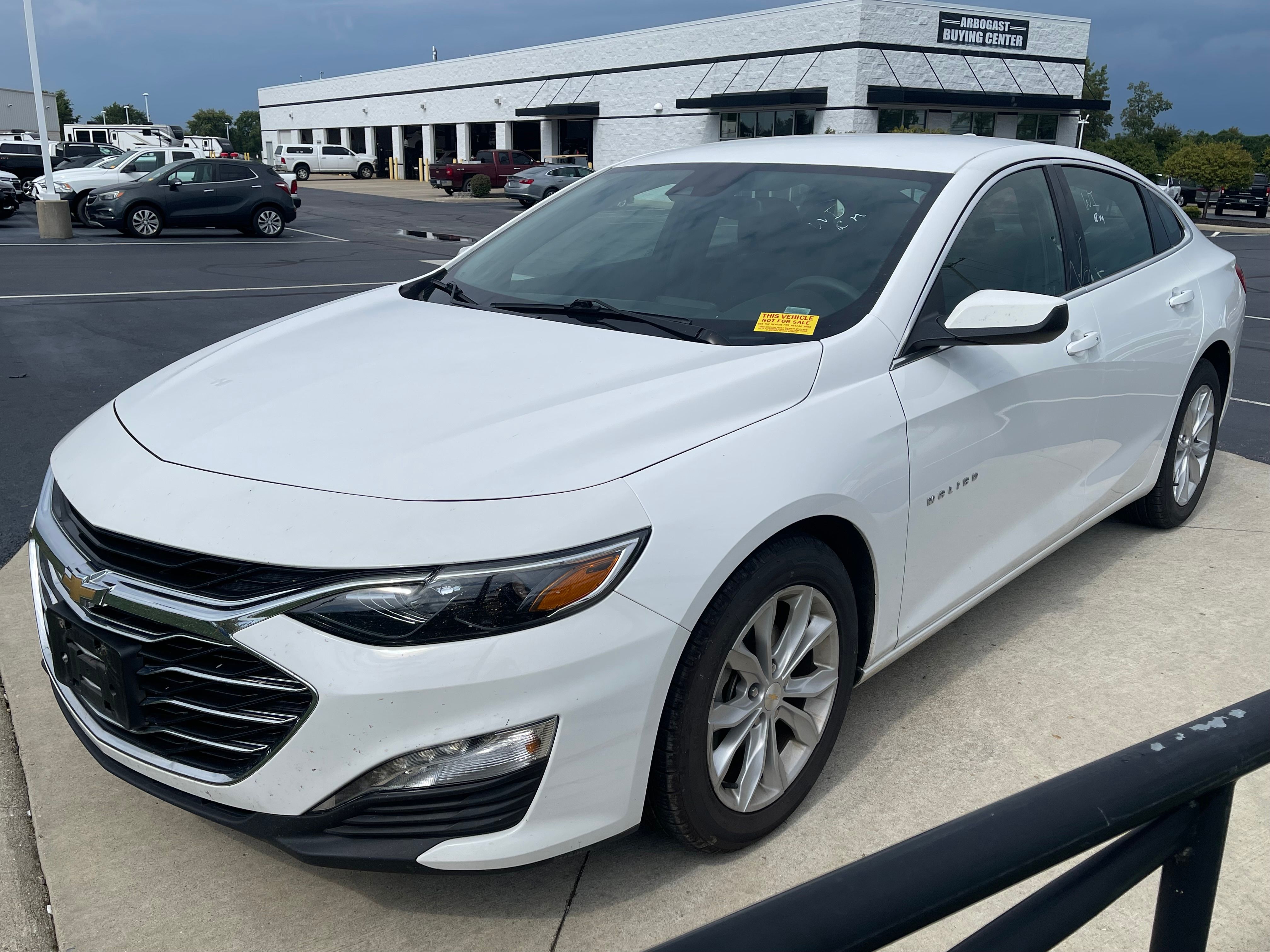Used 2025 Summit White Chevrolet LT image 3