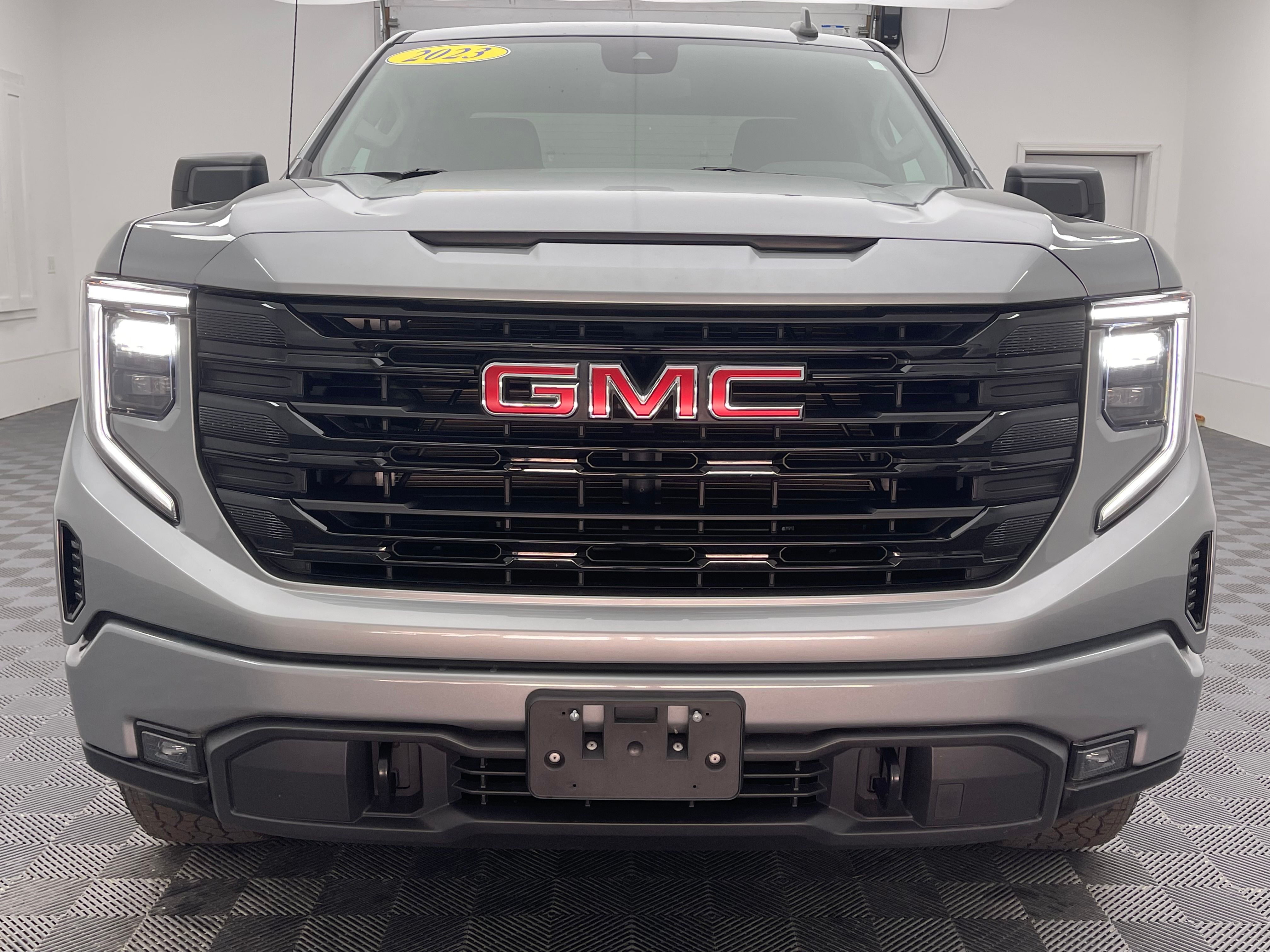 Used 2023 Sterling Metallic GMC Elevation image 12