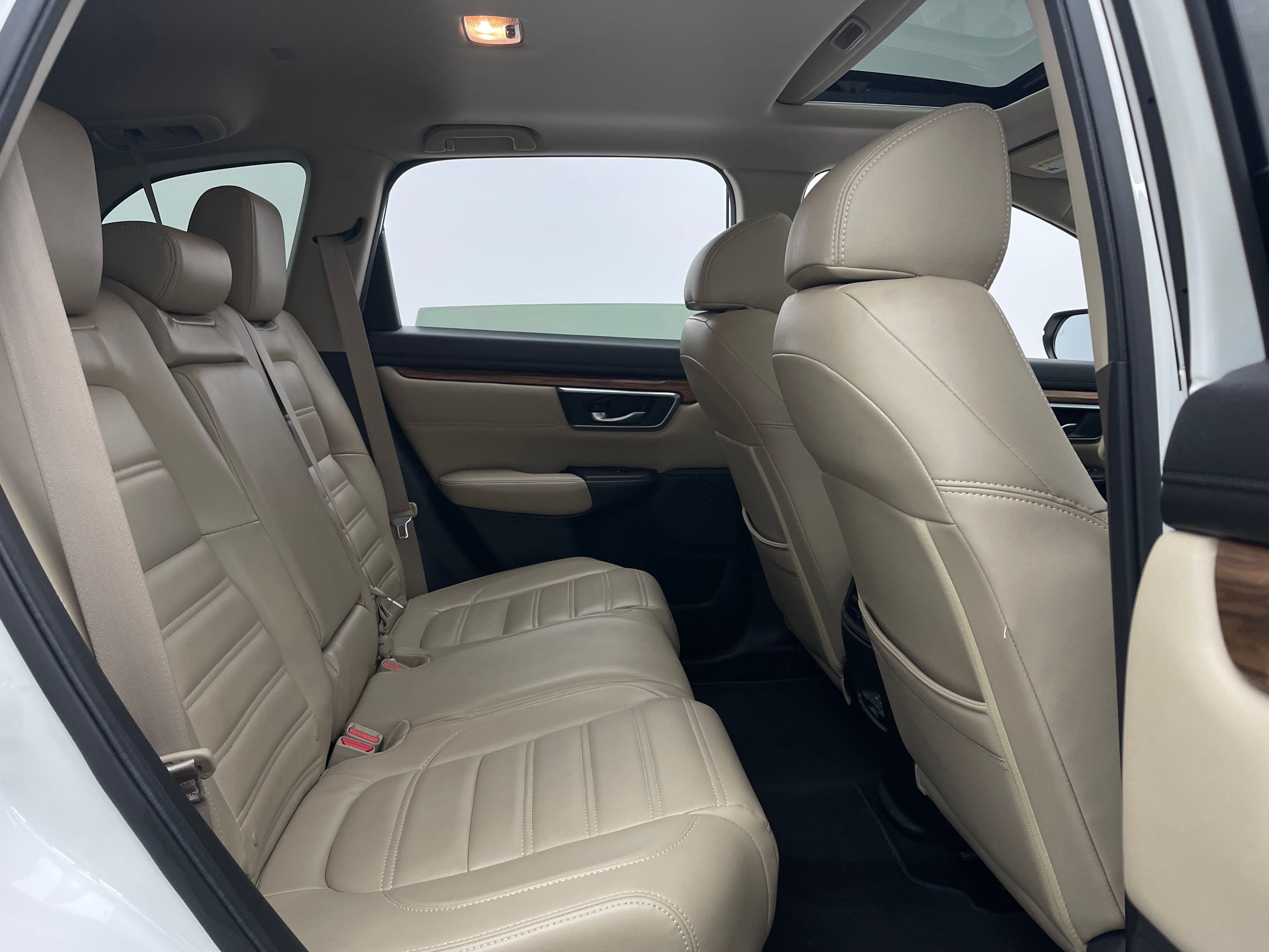 Used 2017 White Honda EX image 33