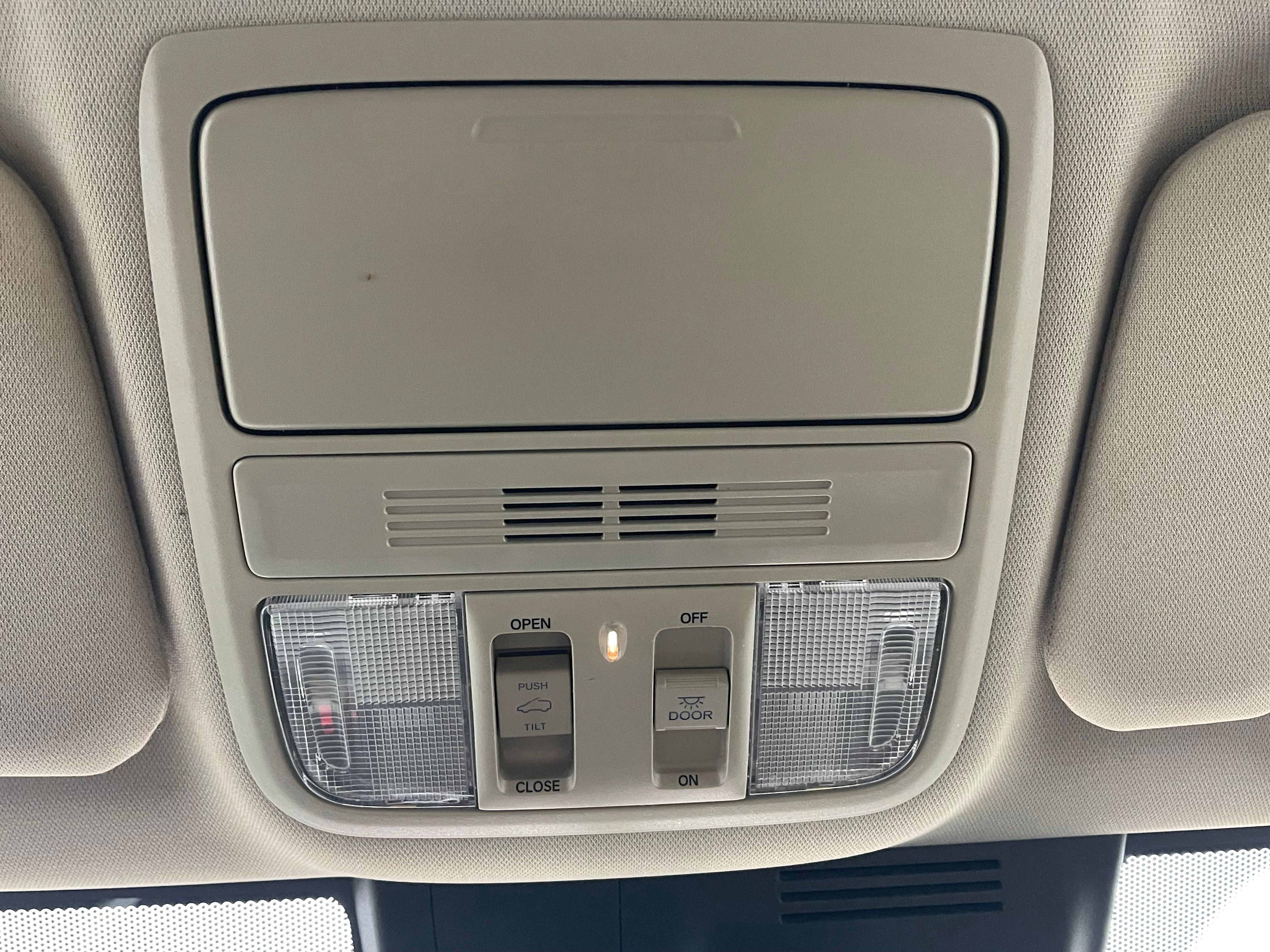 Used 2017 White Honda EX image 23