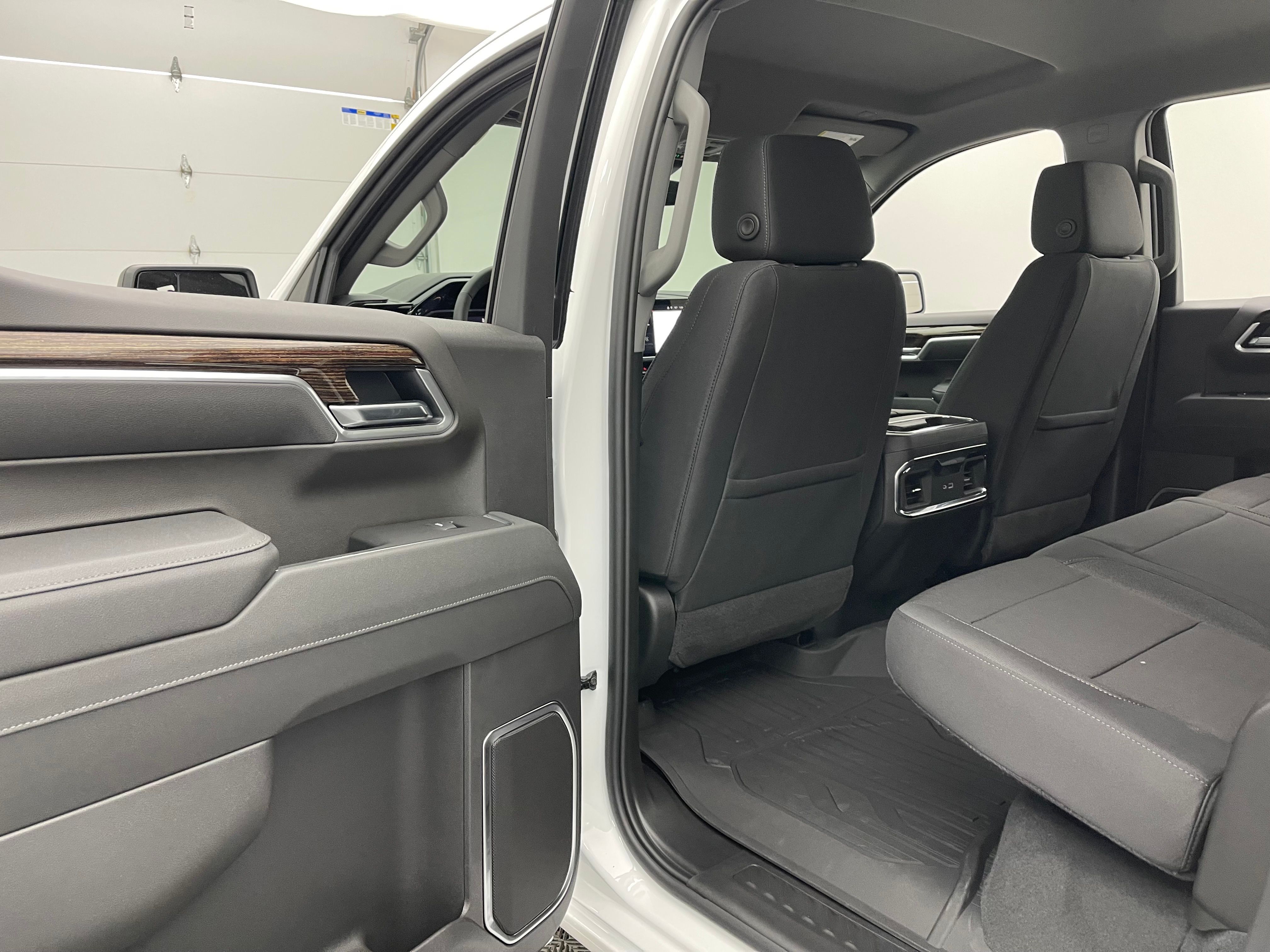 New 2026 Summit White GMC Elevation image 36