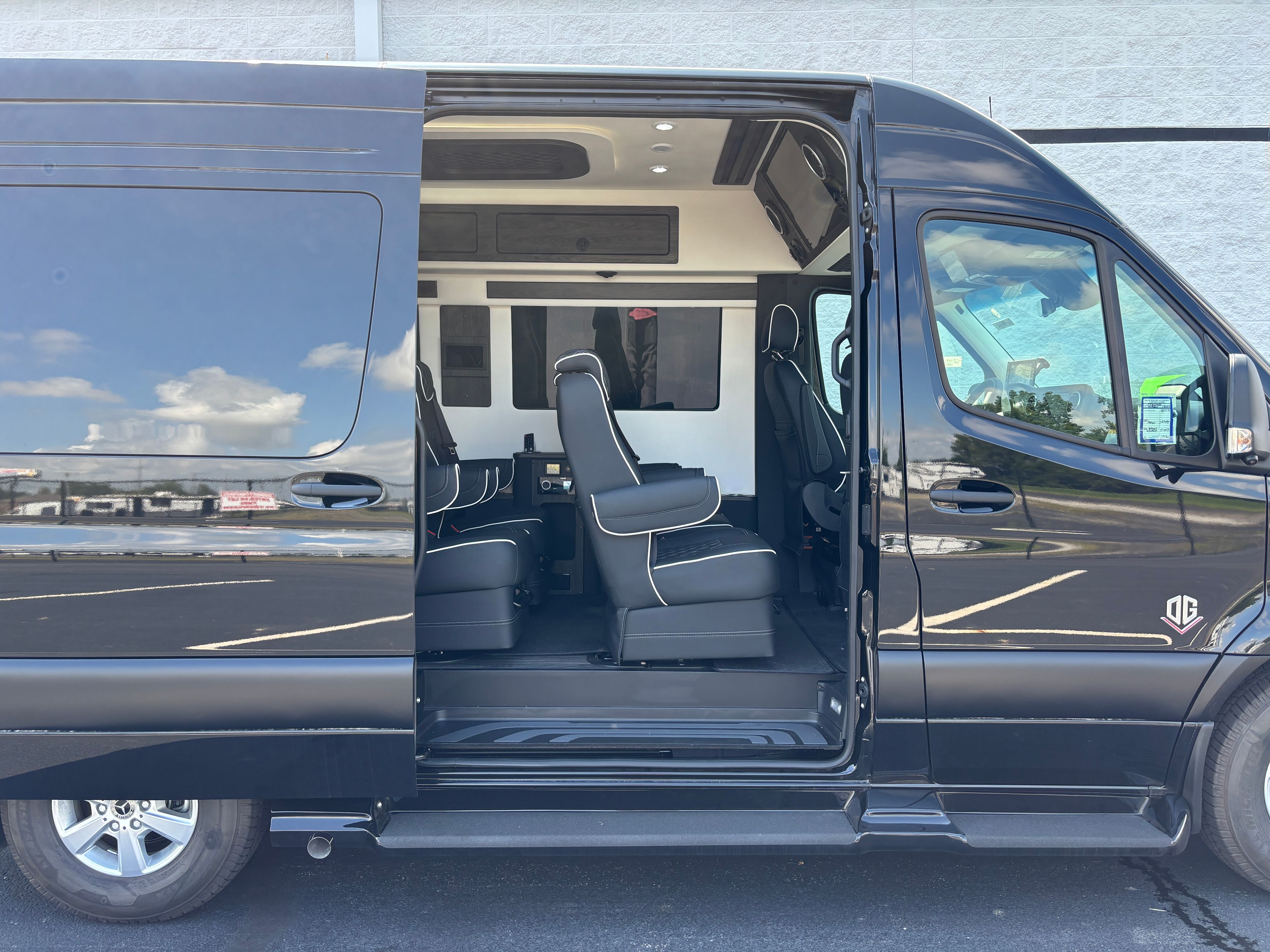 New 2027 Black Mercedes-Benz Discovery Touring image 7