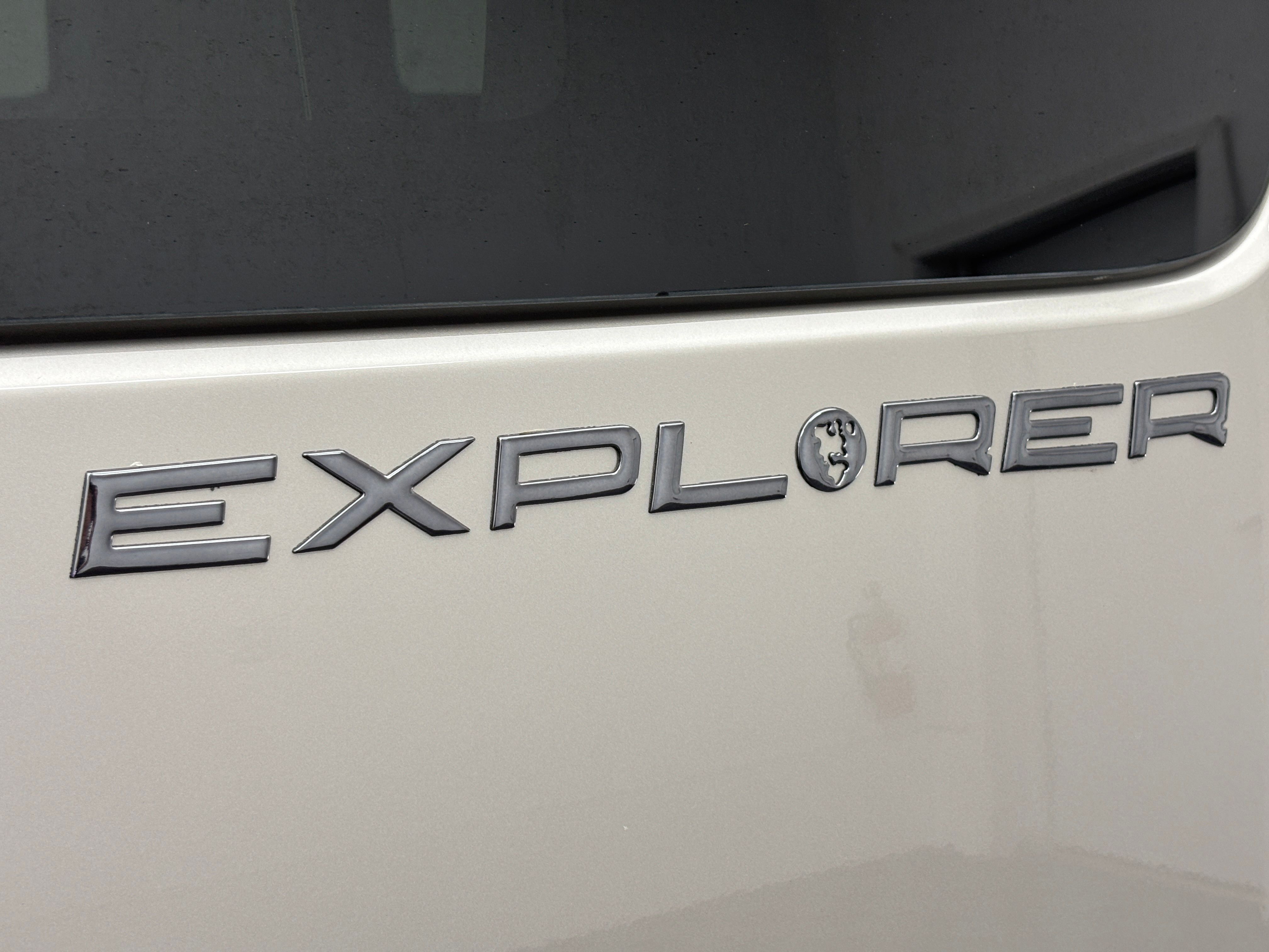 Used 2023 Silver Chevrolet Explorer Limited SE image 47