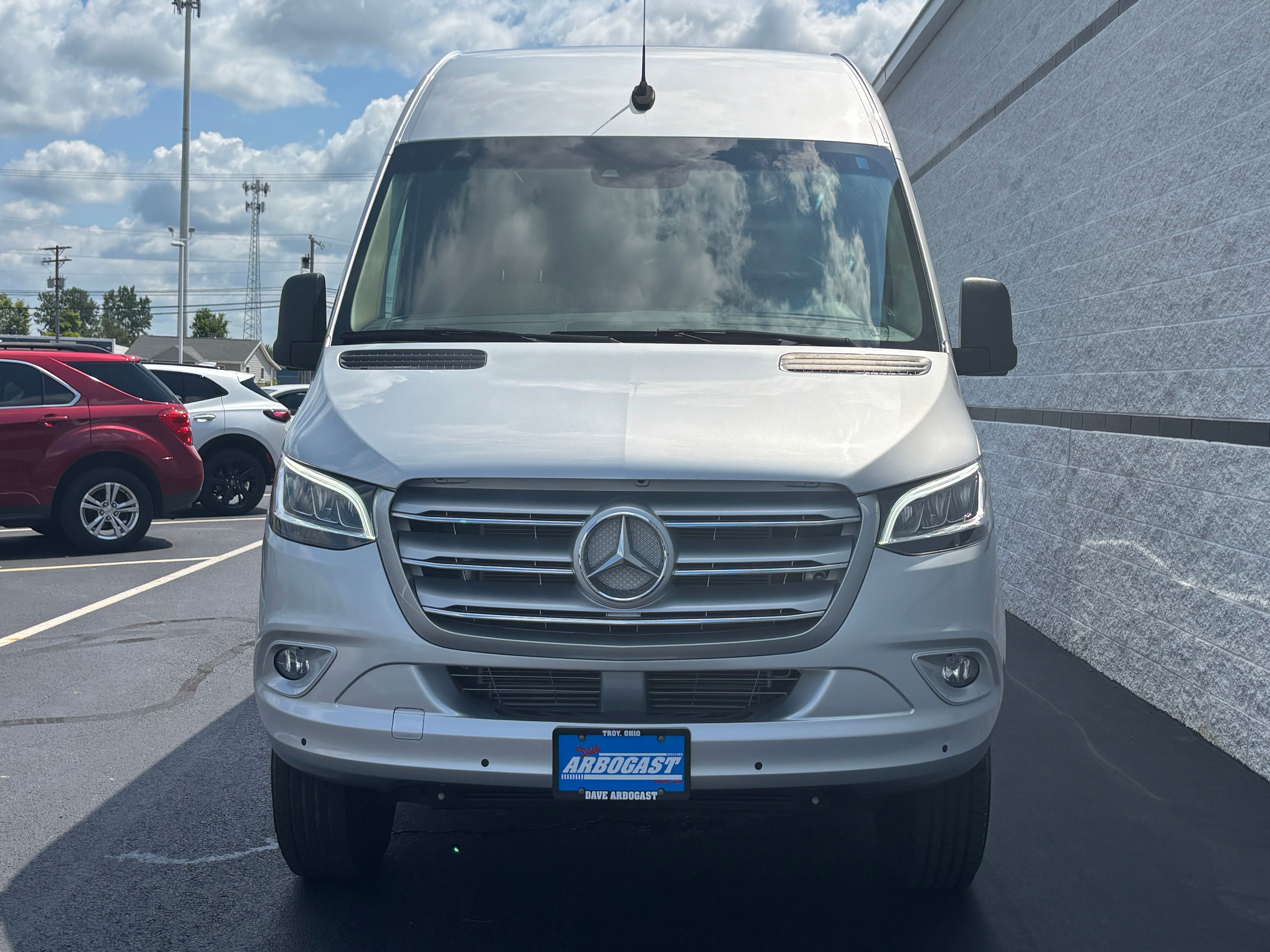 Used 2021 Silver Mercedes-Benz Midwest Luxe Cruiser image 7