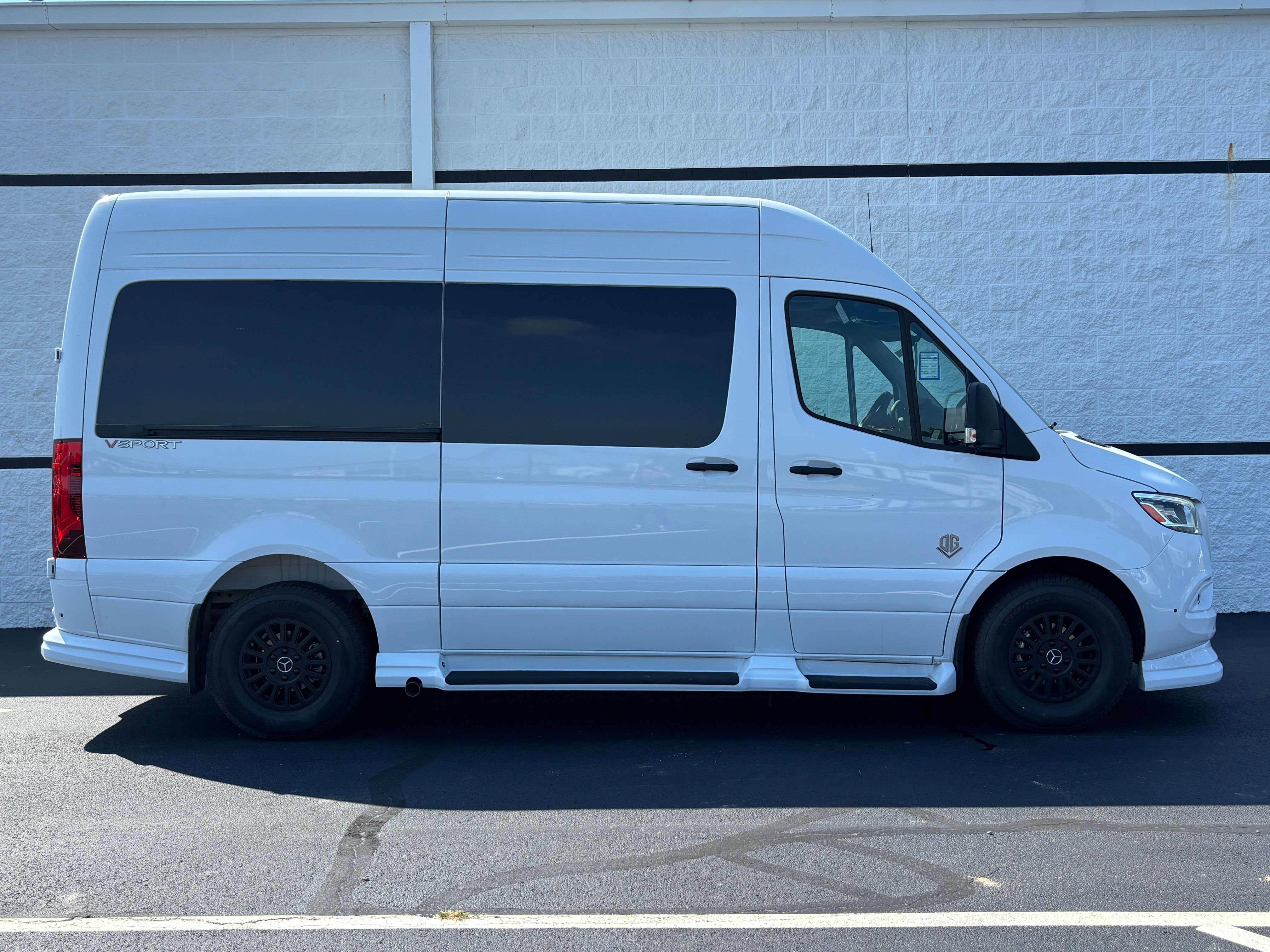 New 2027 White Mercedes-Benz Discovery Touring image 6