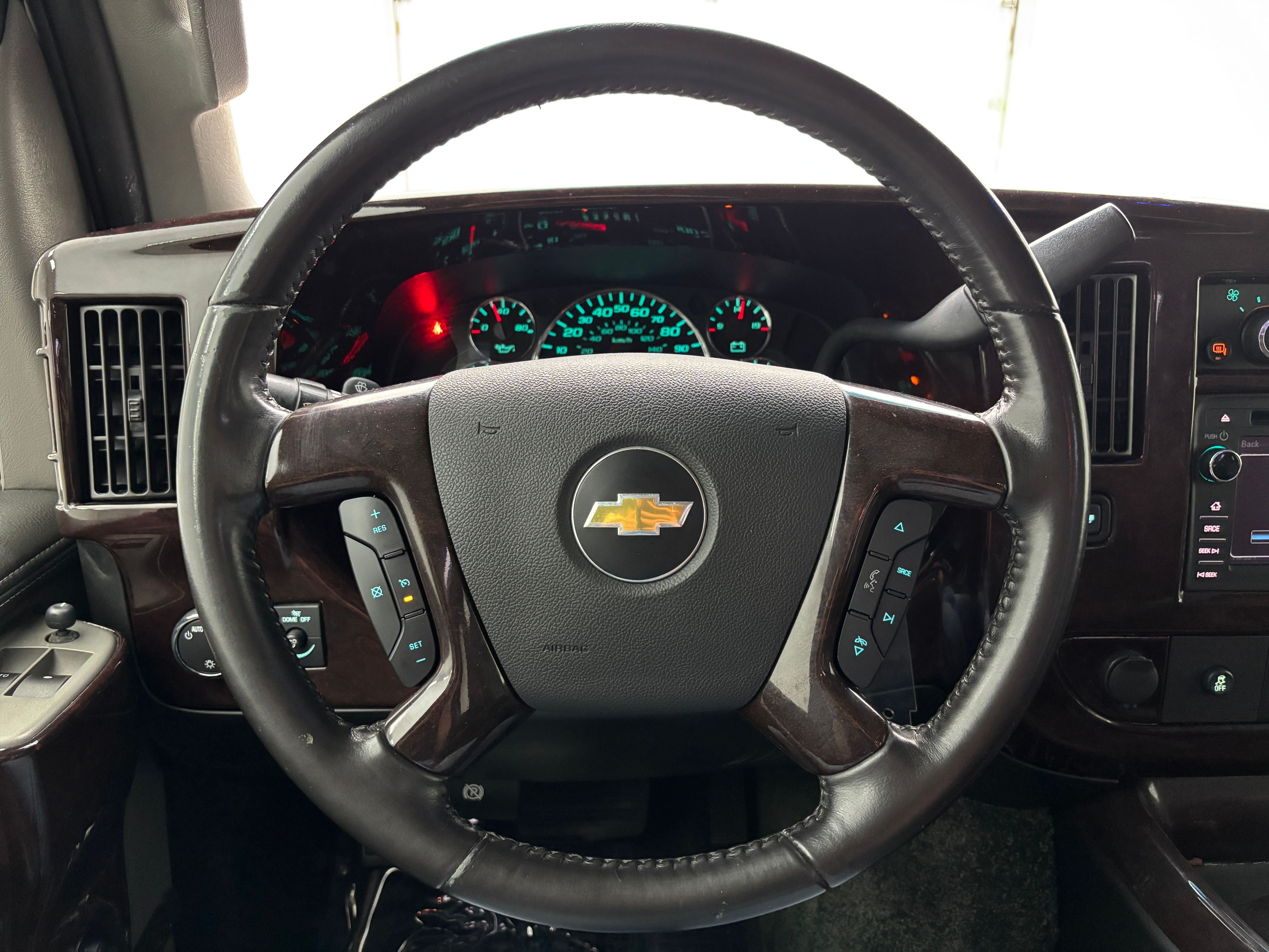 Used 2017 Silver Ice Metallic Chevrolet Explorer Limited SE image 28