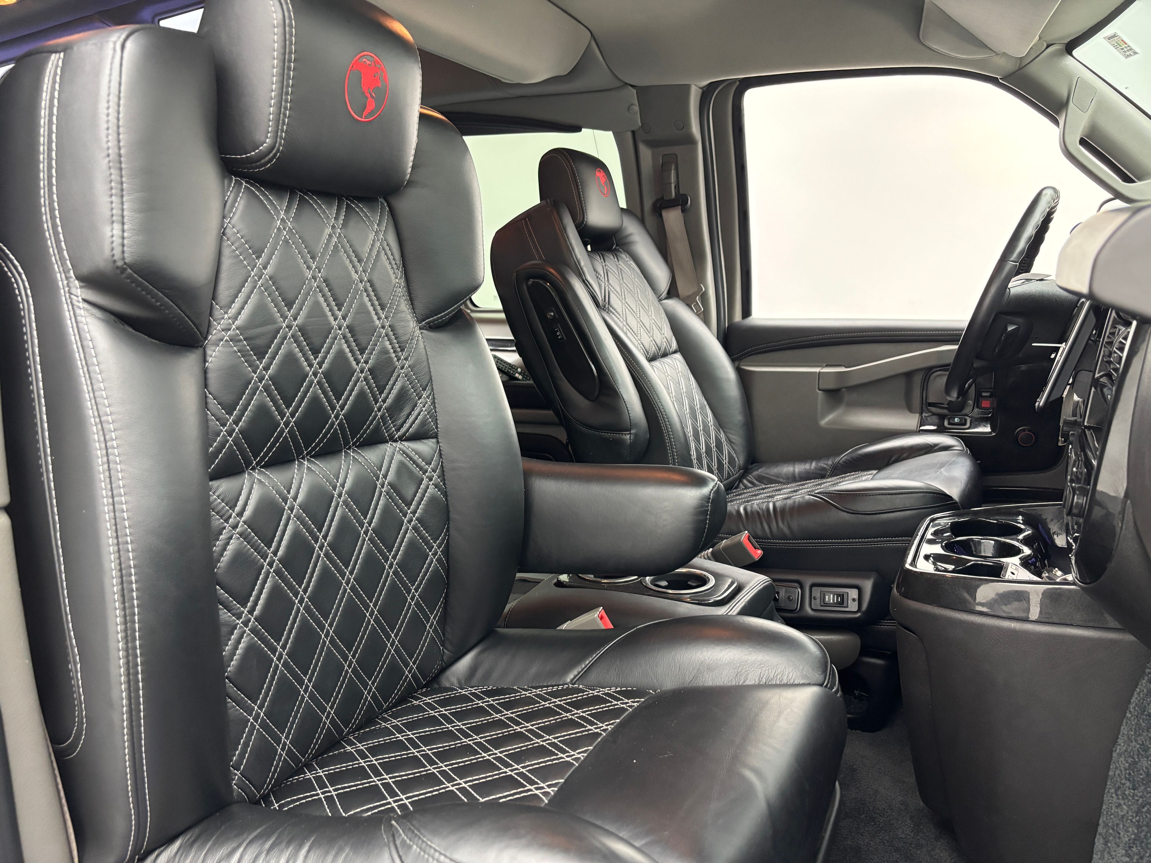 Used 2024 Special Exterior Color GMC Explorer Limited SE image 25