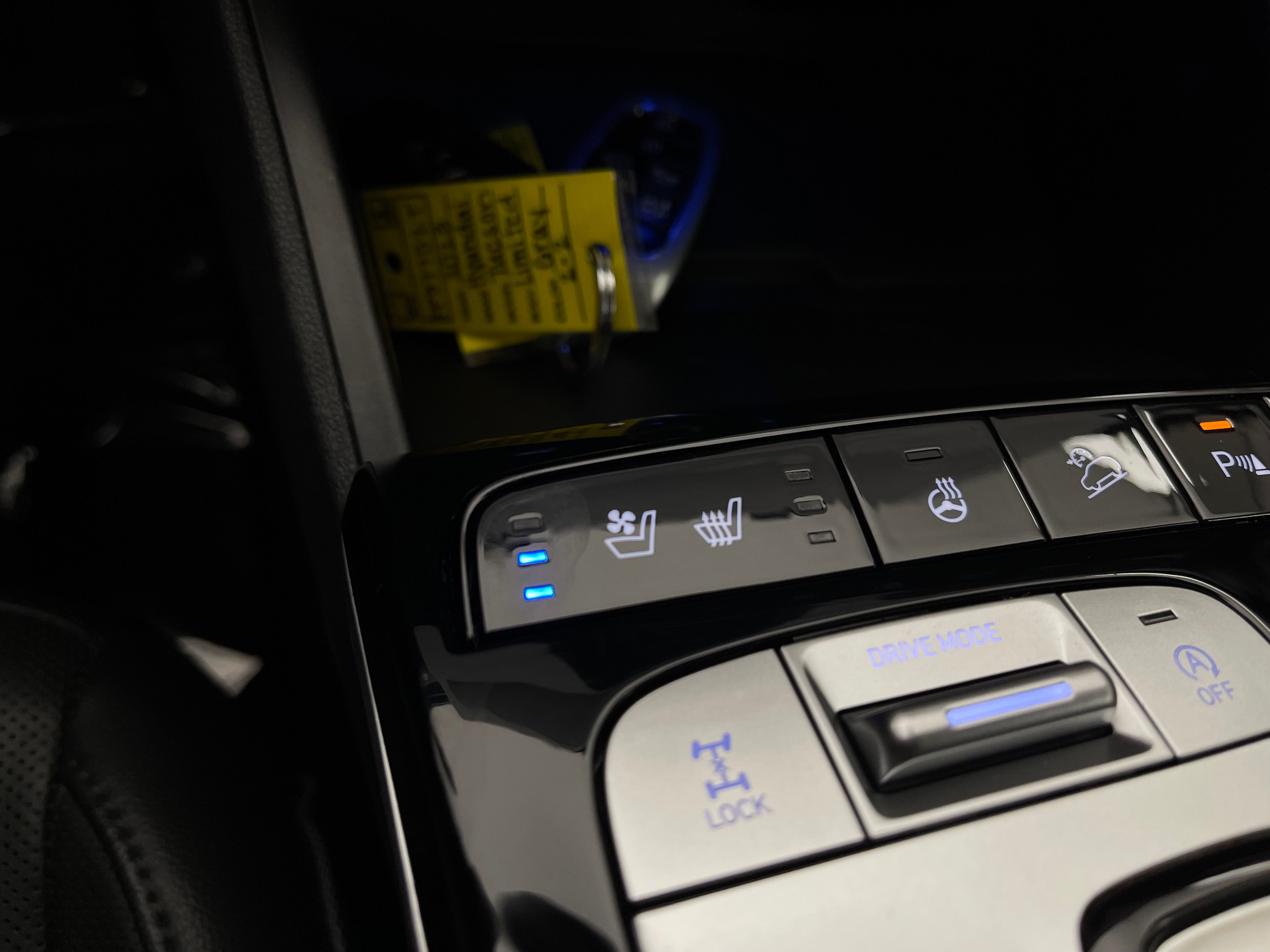 Used 2023 Amazon Gray Hyundai Limited image 6