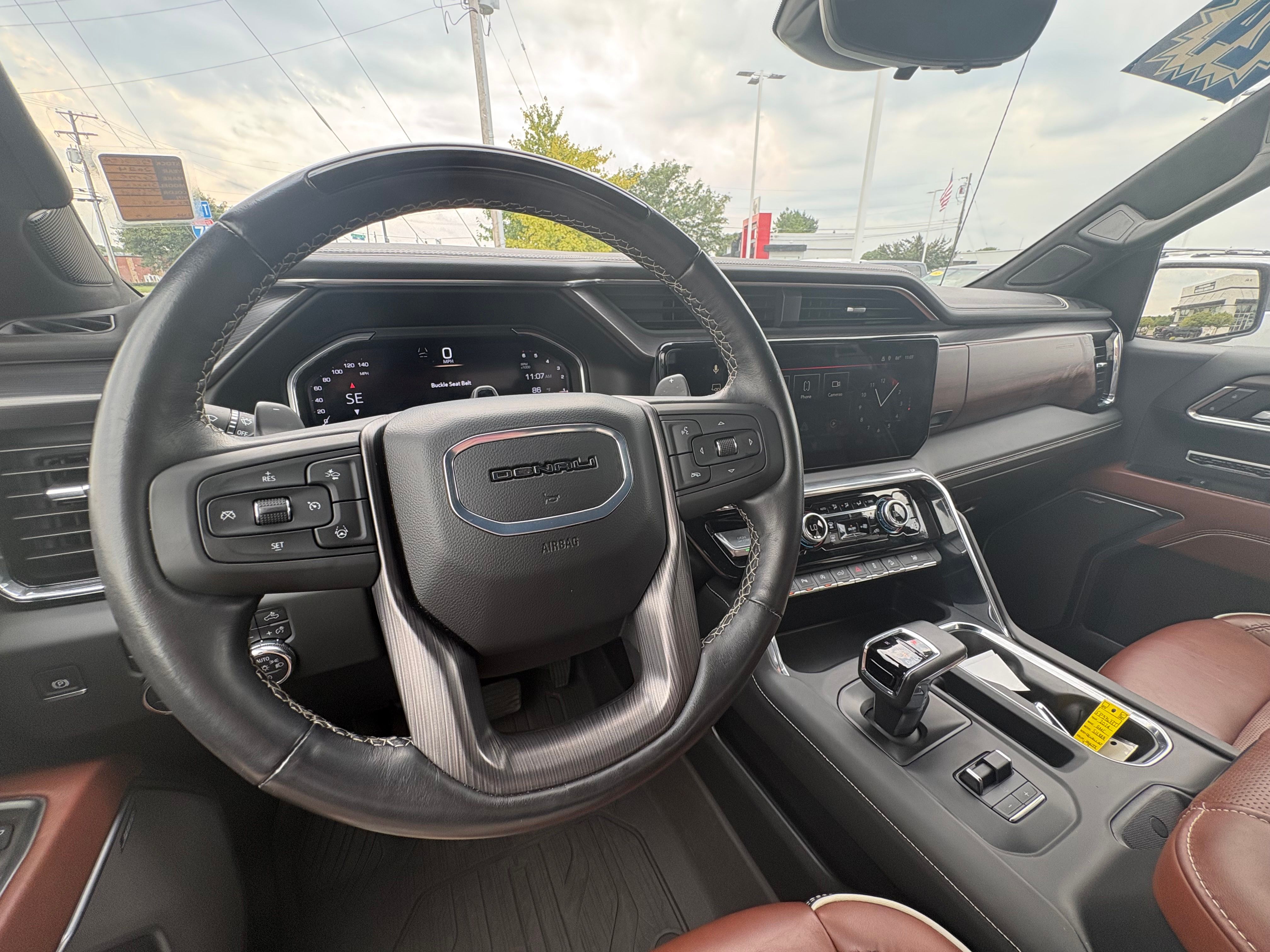 Used 2024 White Frost Tricoat GMC Denali Ultimate image 9