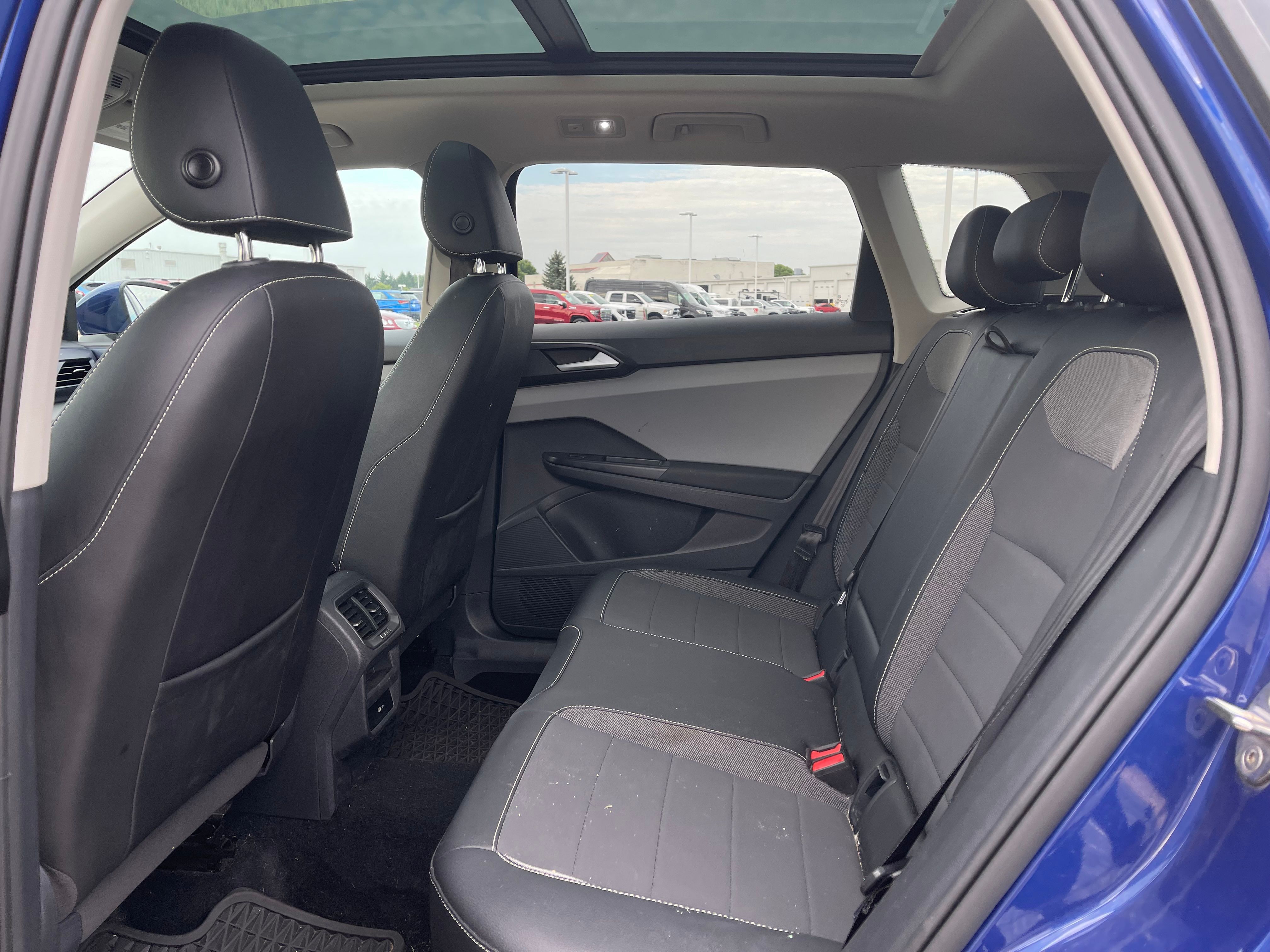 Used 2022 Blue Metallic Volkswagen 1.5T SE image 15
