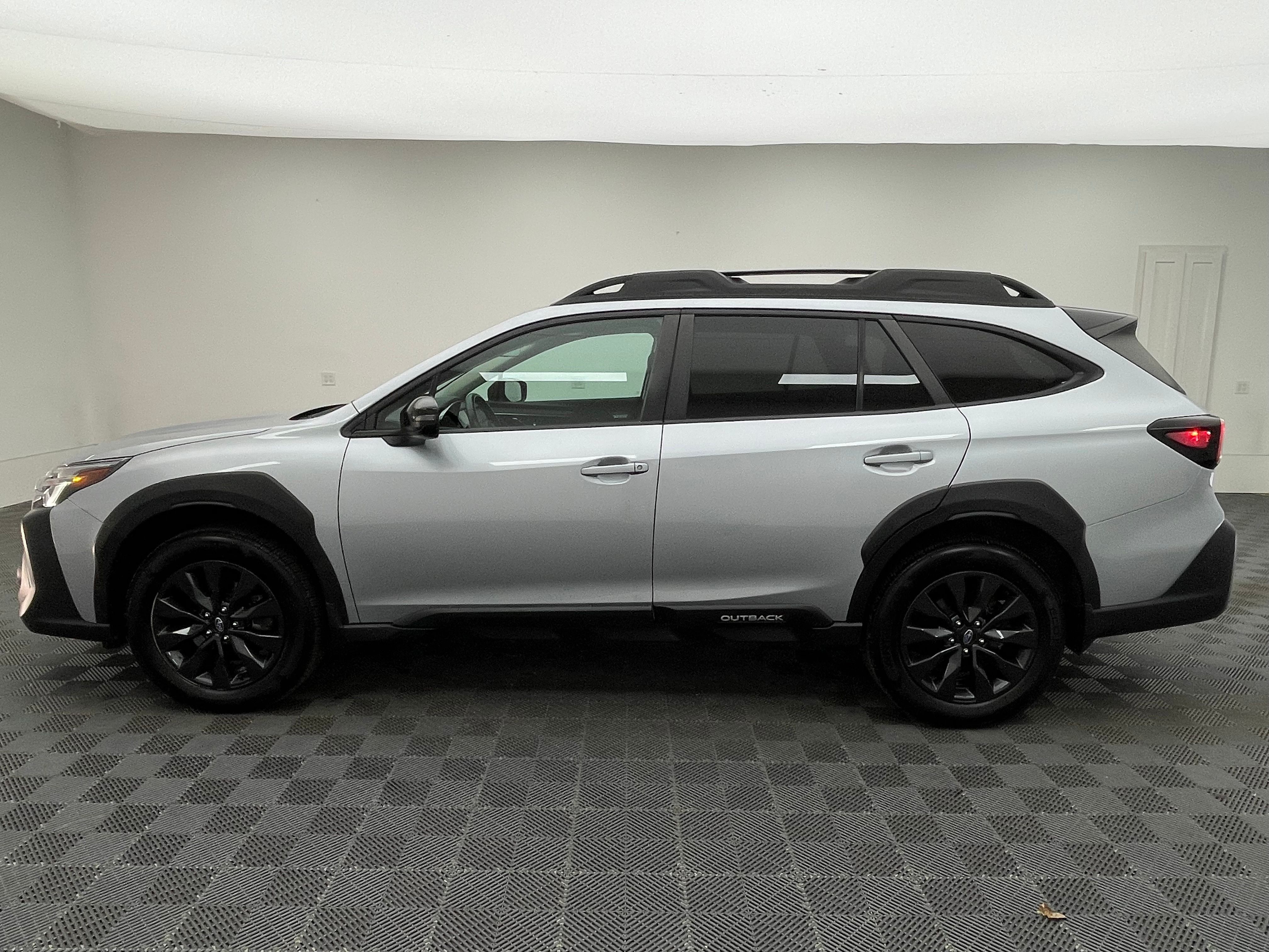 Used 2023 Ice Silver Metallic Subaru Onyx Edition XT image 14