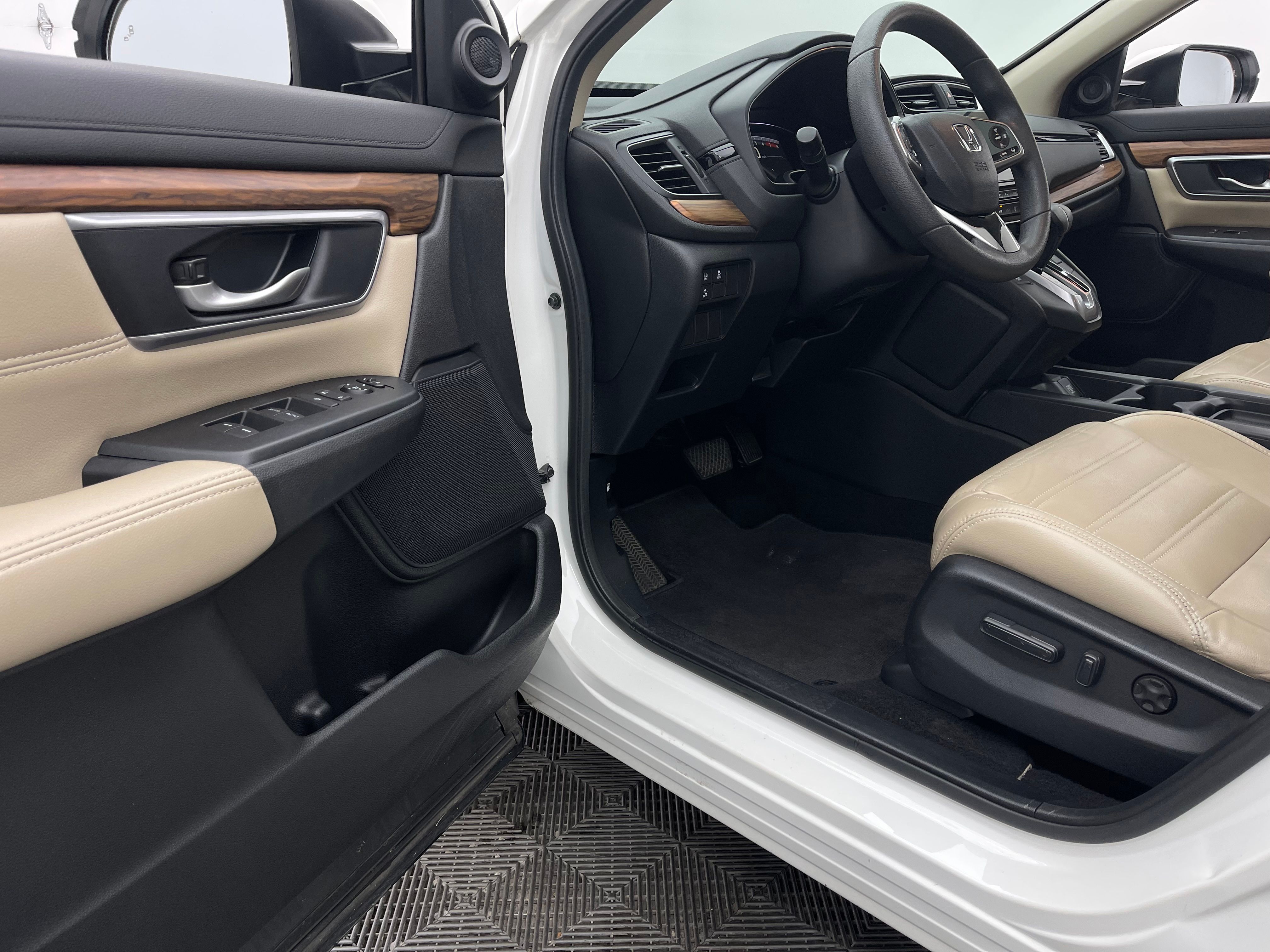 Used 2017 White Honda EX image 15