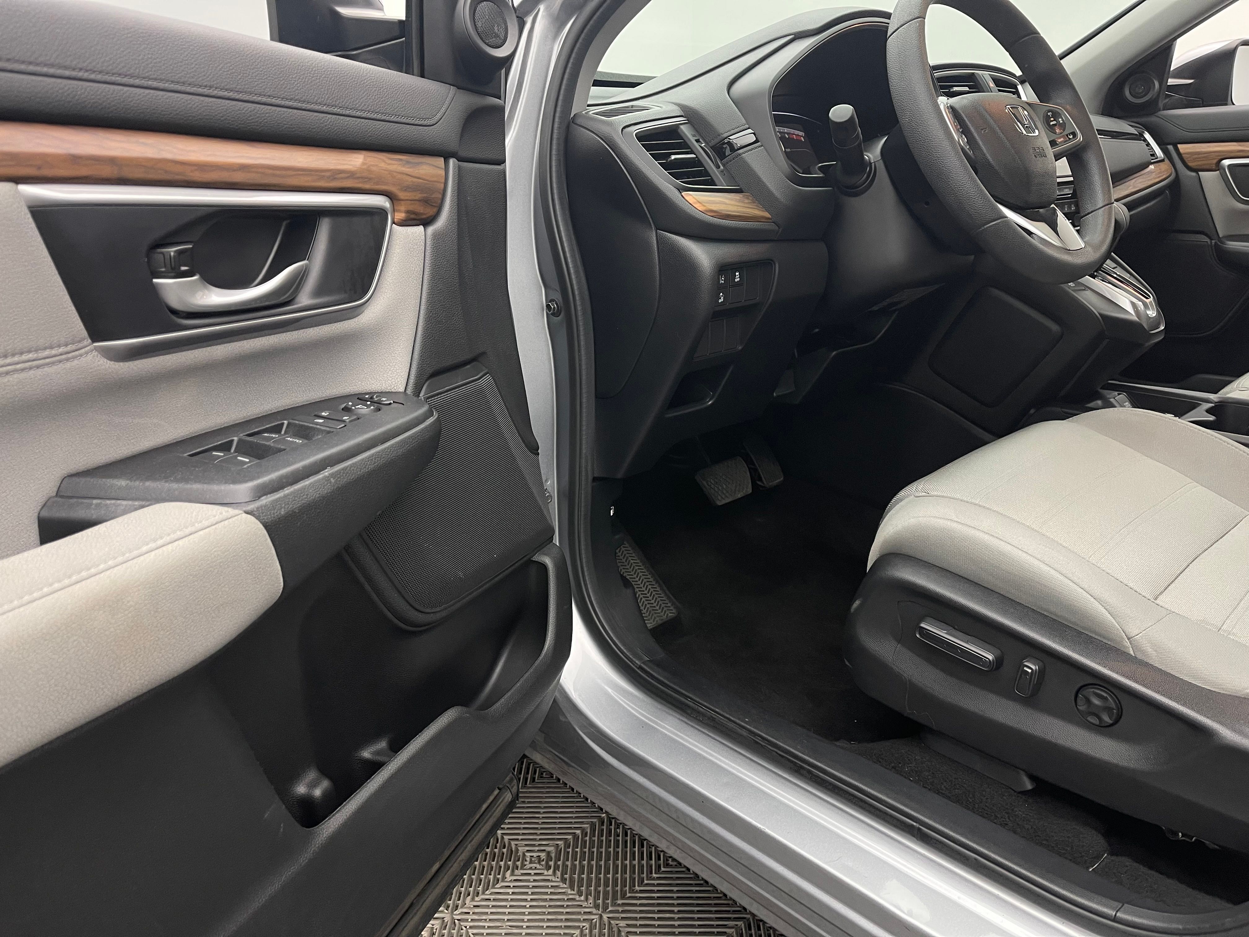 Used 2018 Silver Honda EX image 15