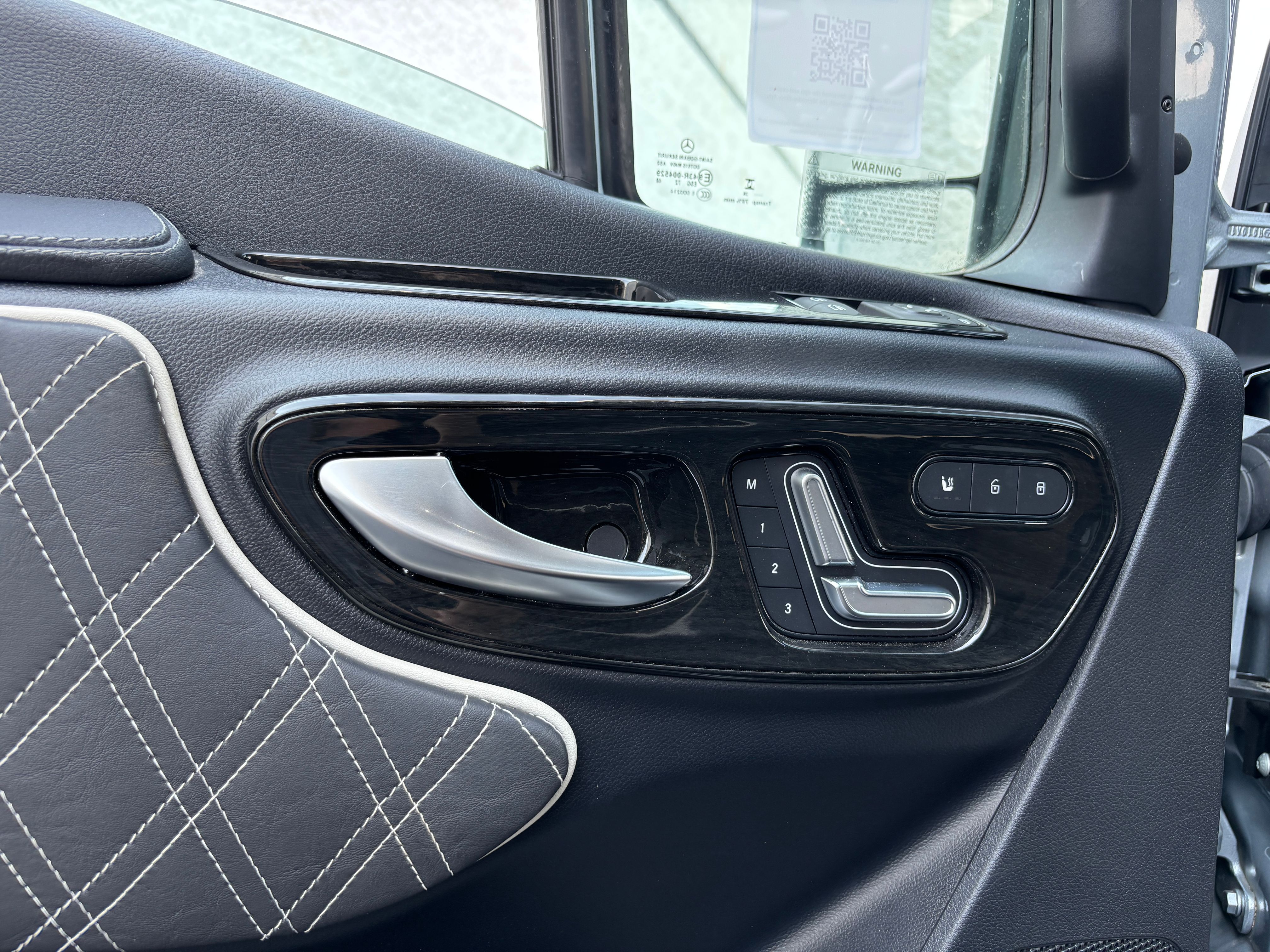 New 2027 Silver Mercedes-Benz Discovery Touring image 14