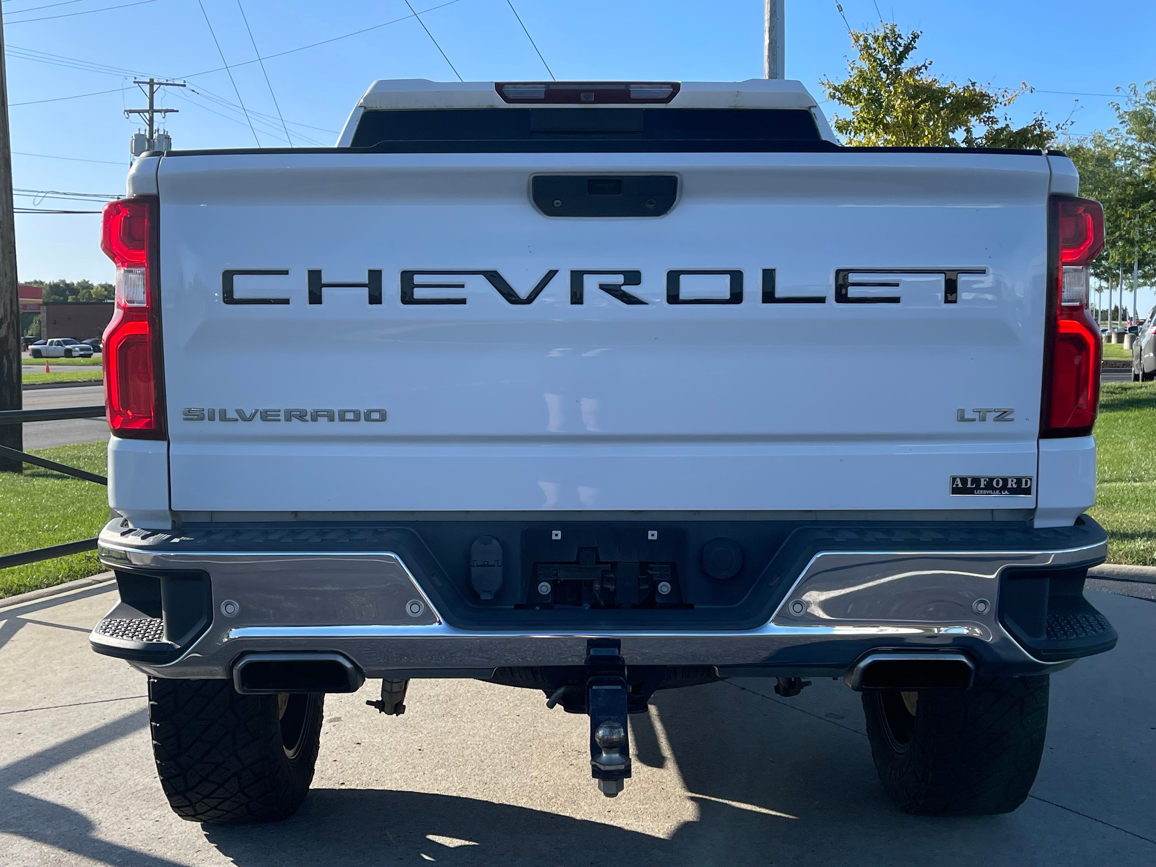 Used 2019 Summit White Chevrolet LTZ image 6