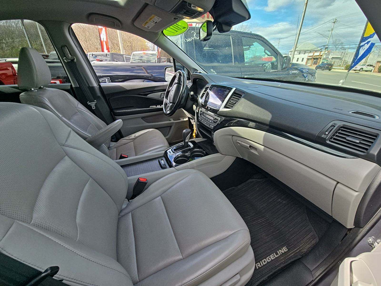 2017 Honda Ridgeline RTL-E photo