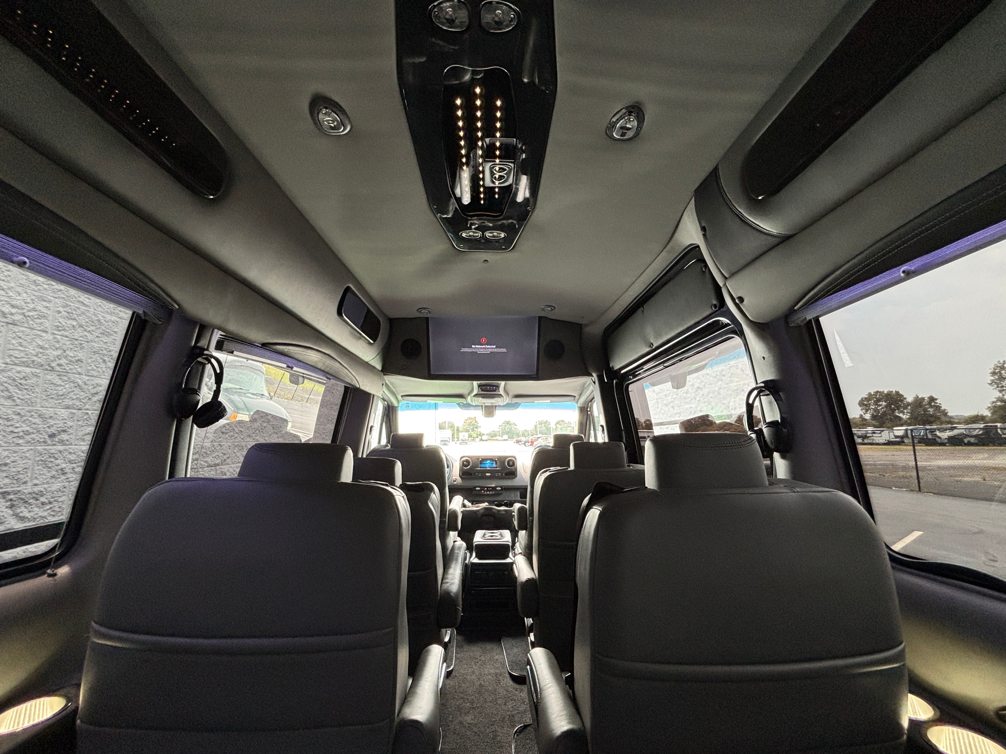 Used 2023 Black Mercedes-Benz Explorer Limited SE image 5