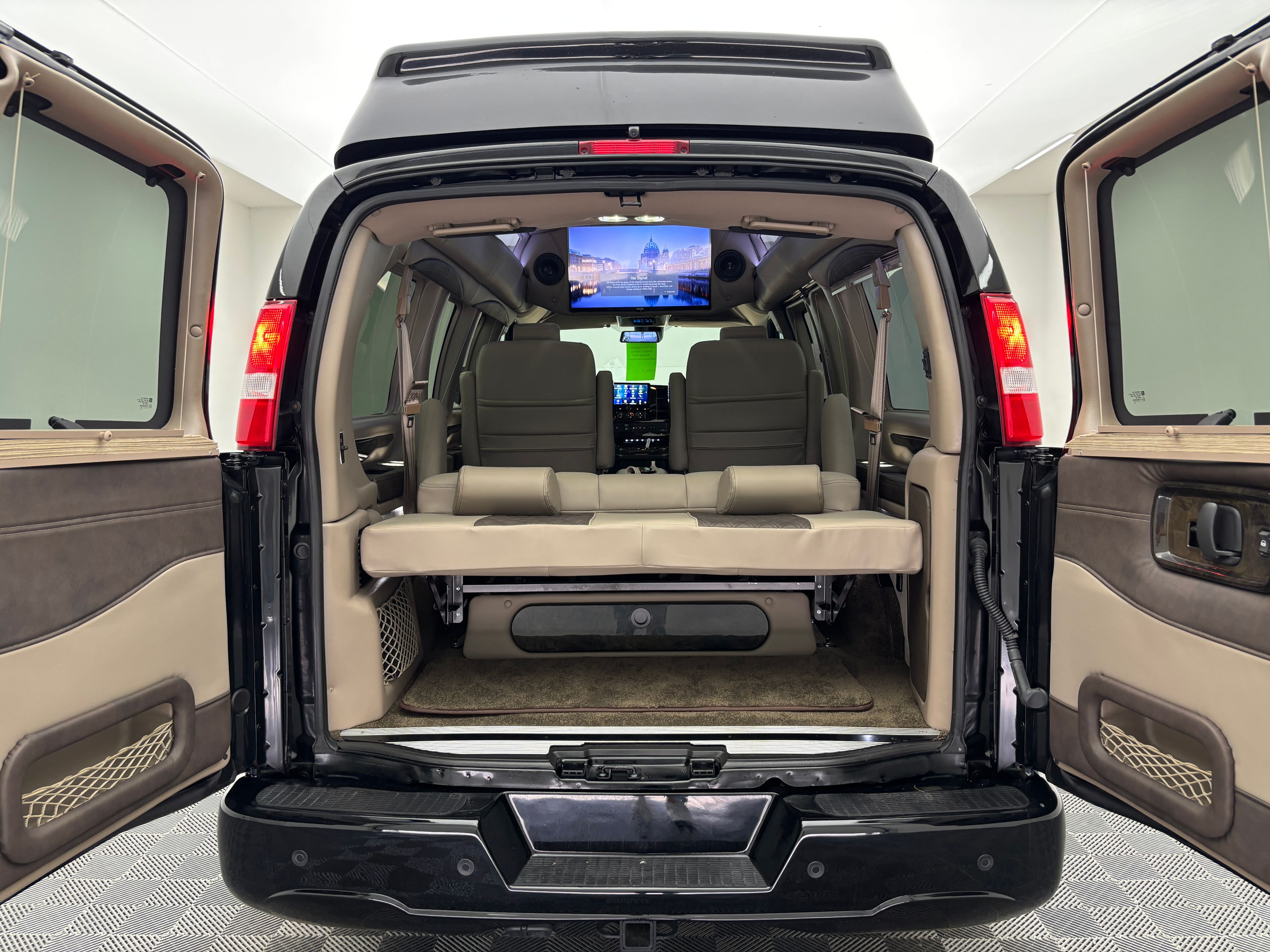 New 2026 Onyx Black GMC Explorer Limited SE image 13