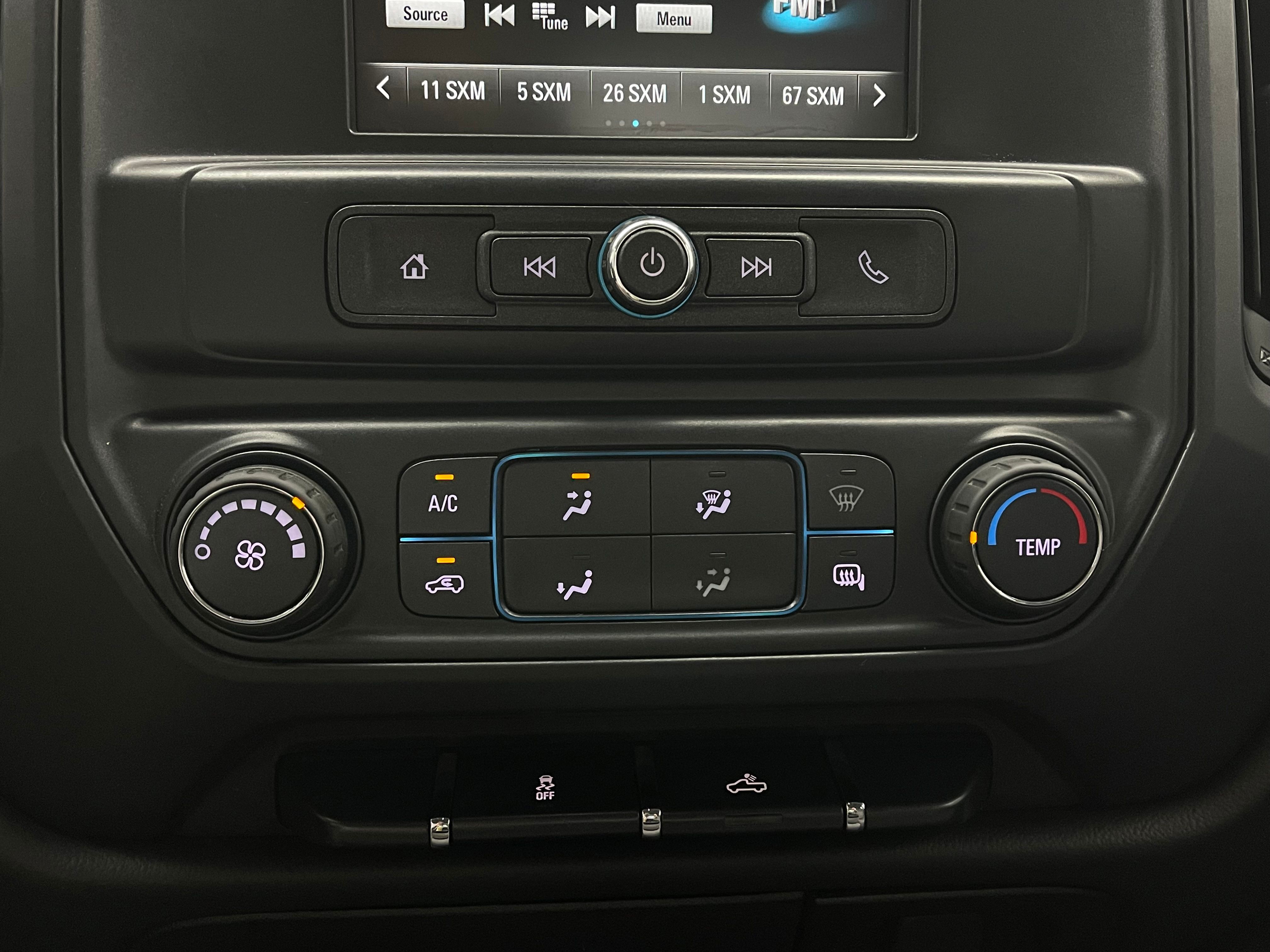 Used 2018 Summit White GMC Base image 23