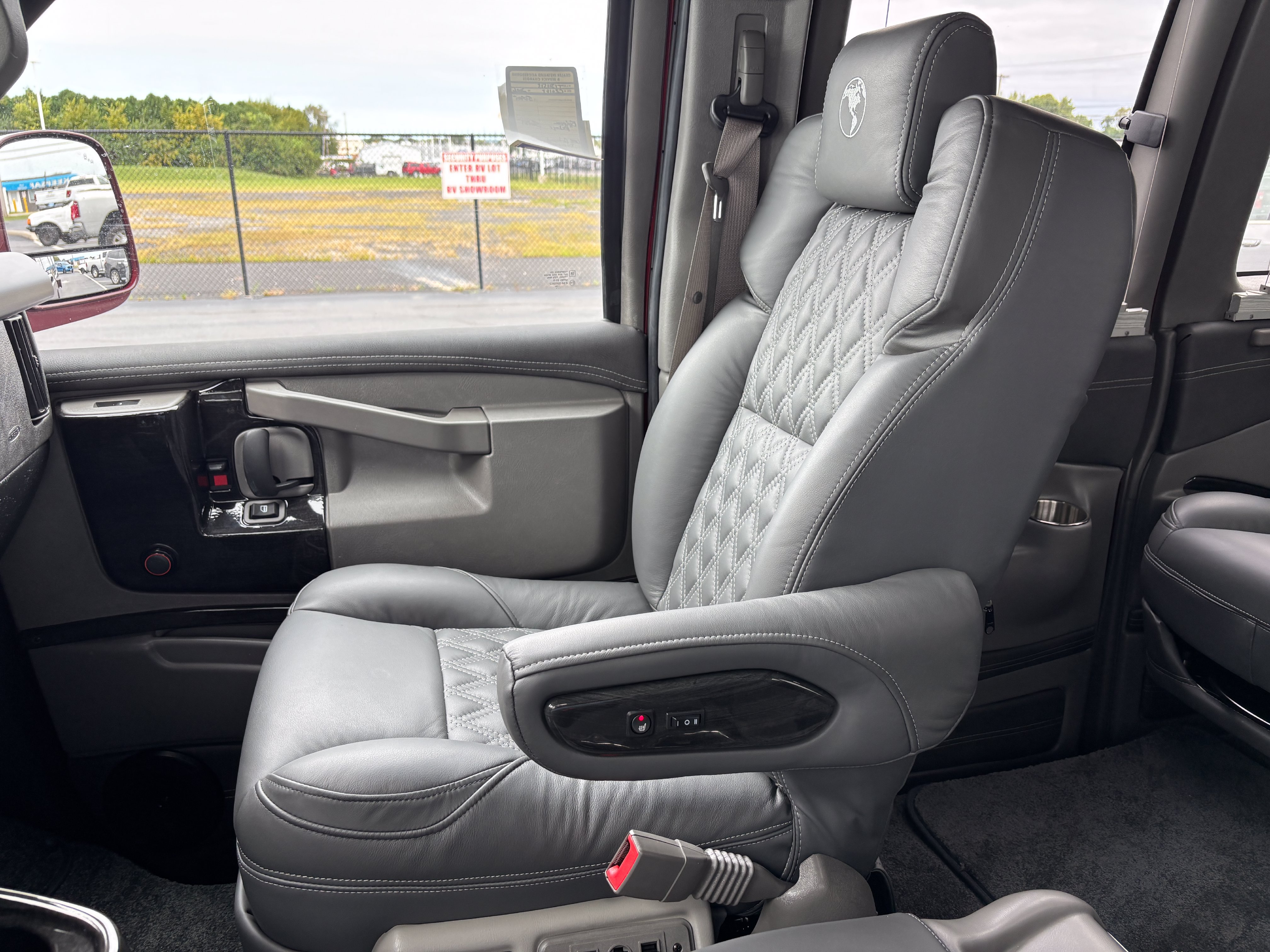 New 2026 Special Exterior Color GMC Explorer Limited SE image 41