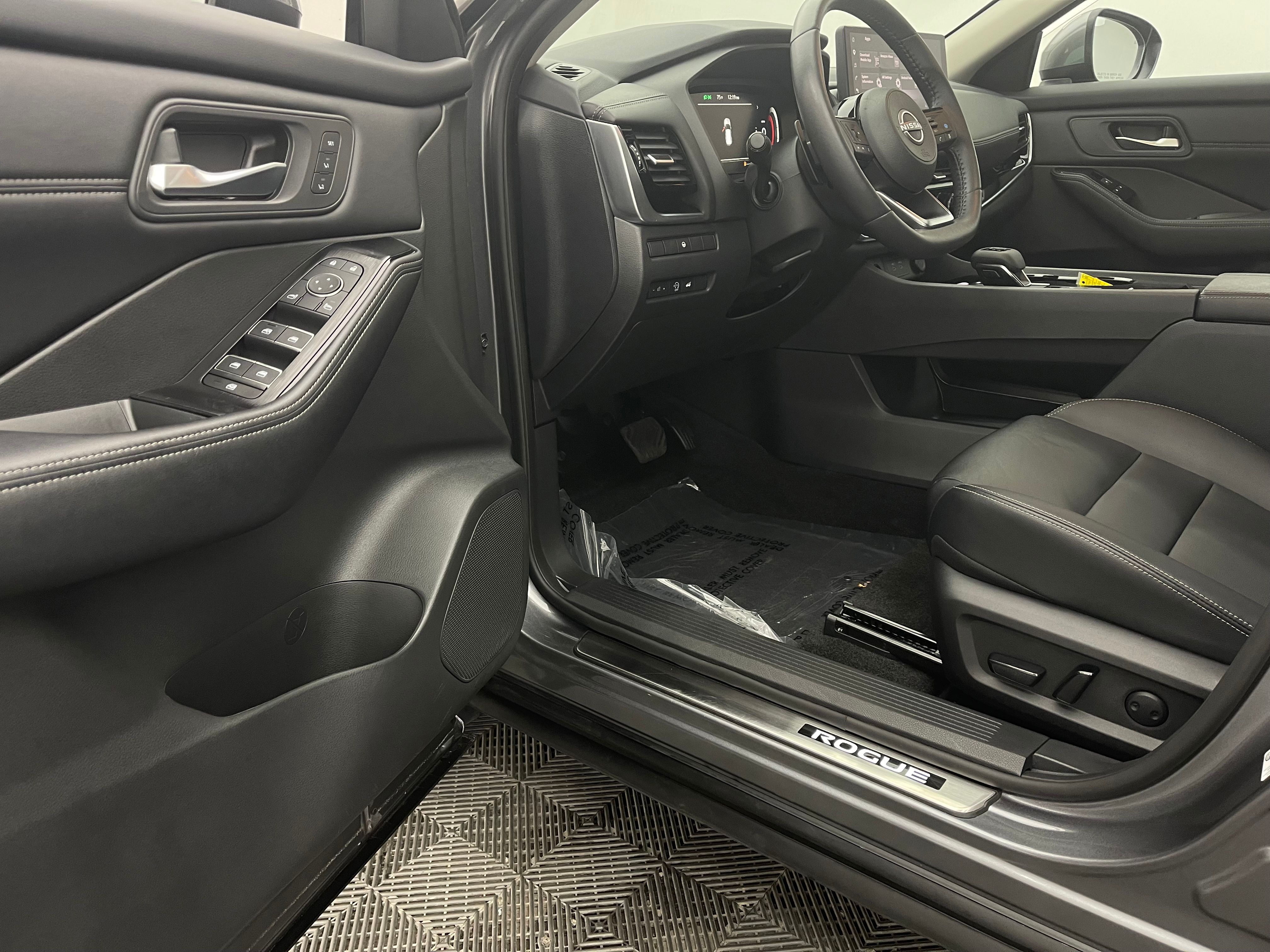 Used 2024 Gun Metallic Nissan SL image 15