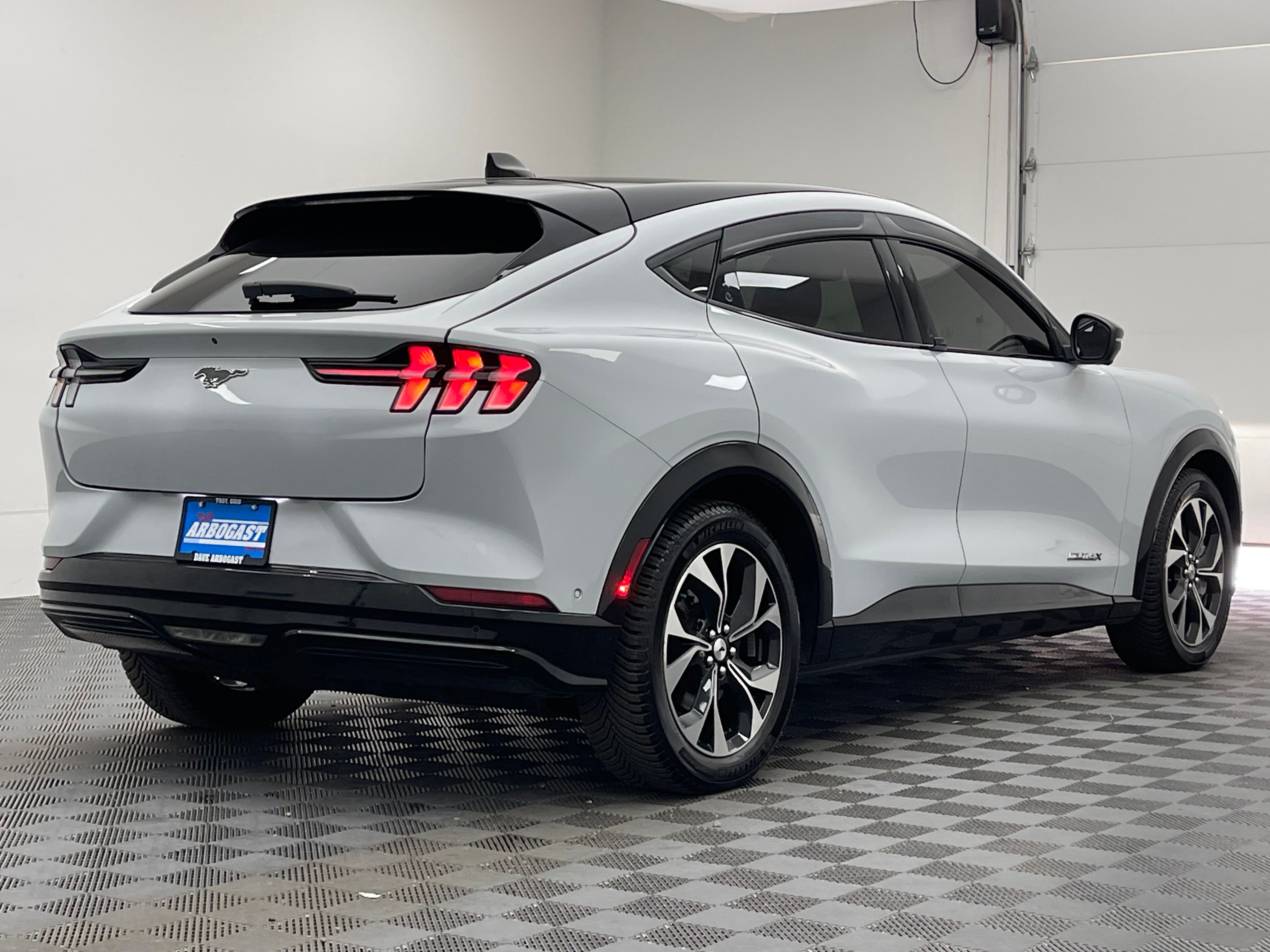 Used 2021 White Metallic Ford Premium image 8