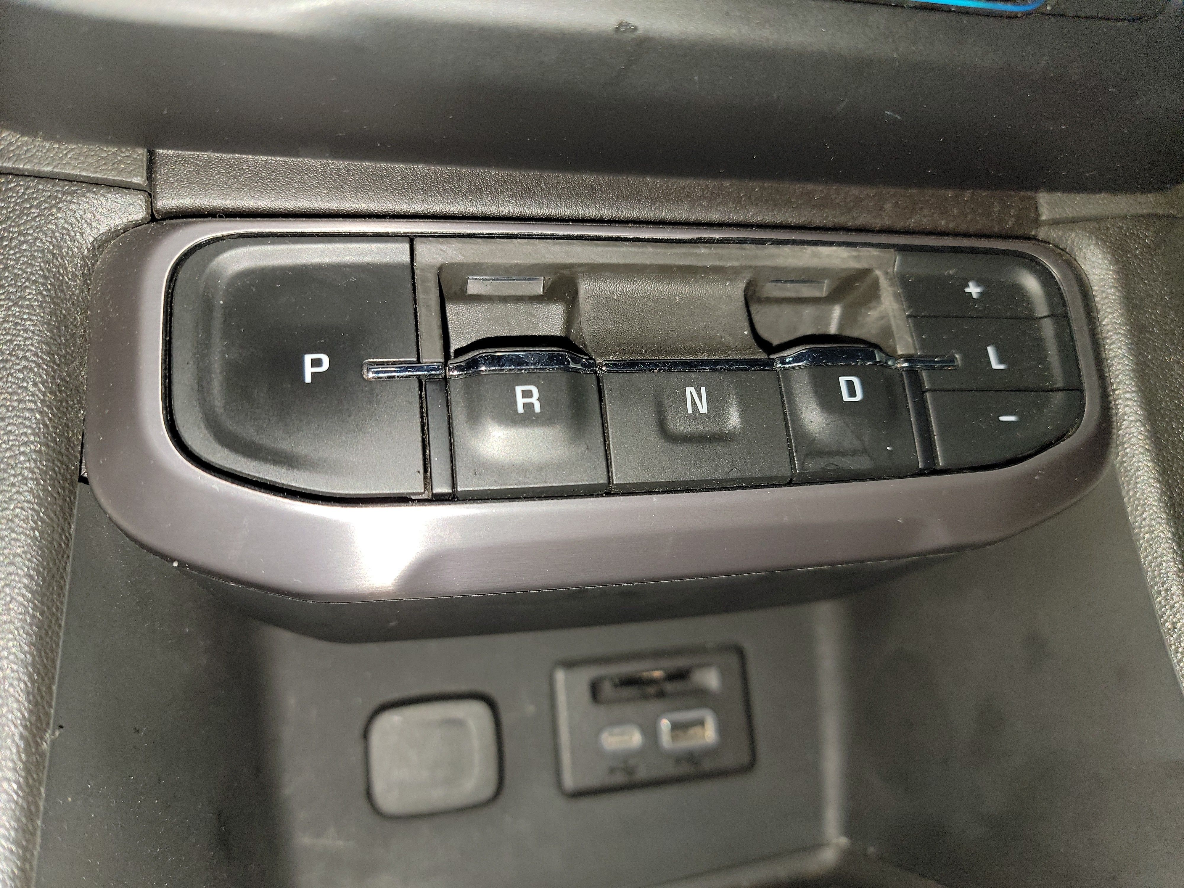 2022 GMC Acadia AT4 photo