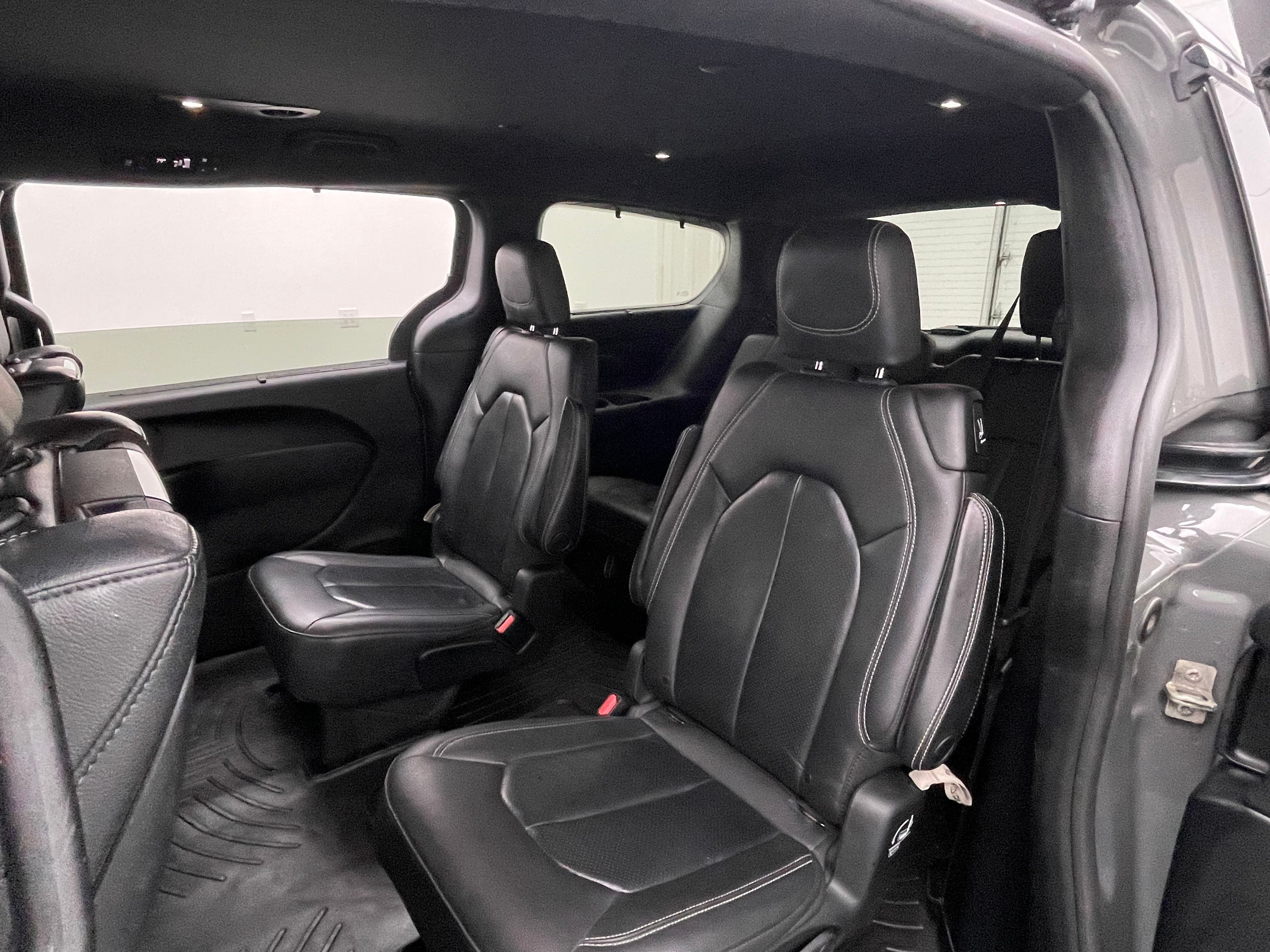 Used 2020 Ceramic Gray Clearcoat Chrysler Touring L Plus image 43