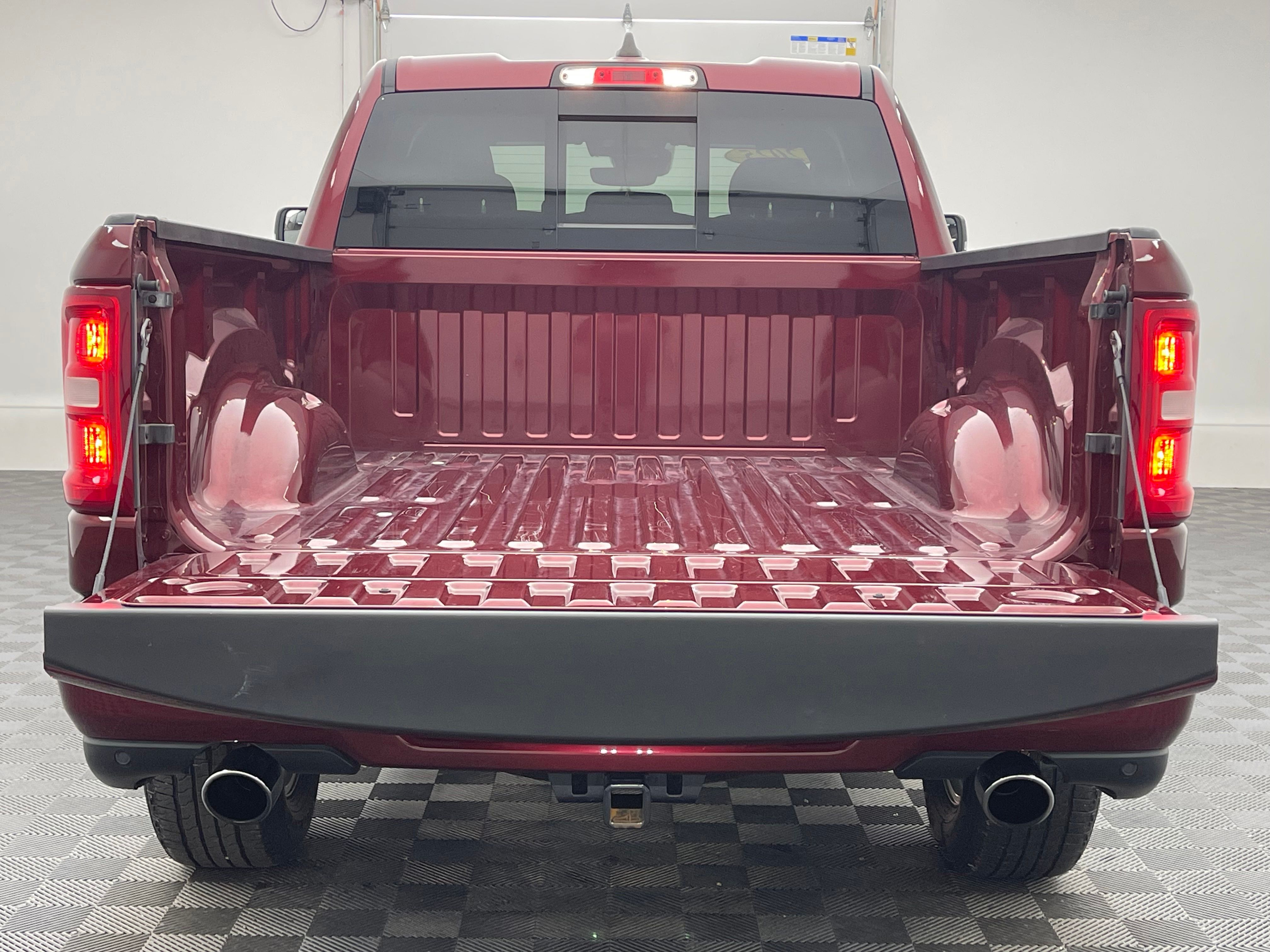 Used 2025 Delmonico Red Pearlcoat Ram Big Horn/Lone Star image 9