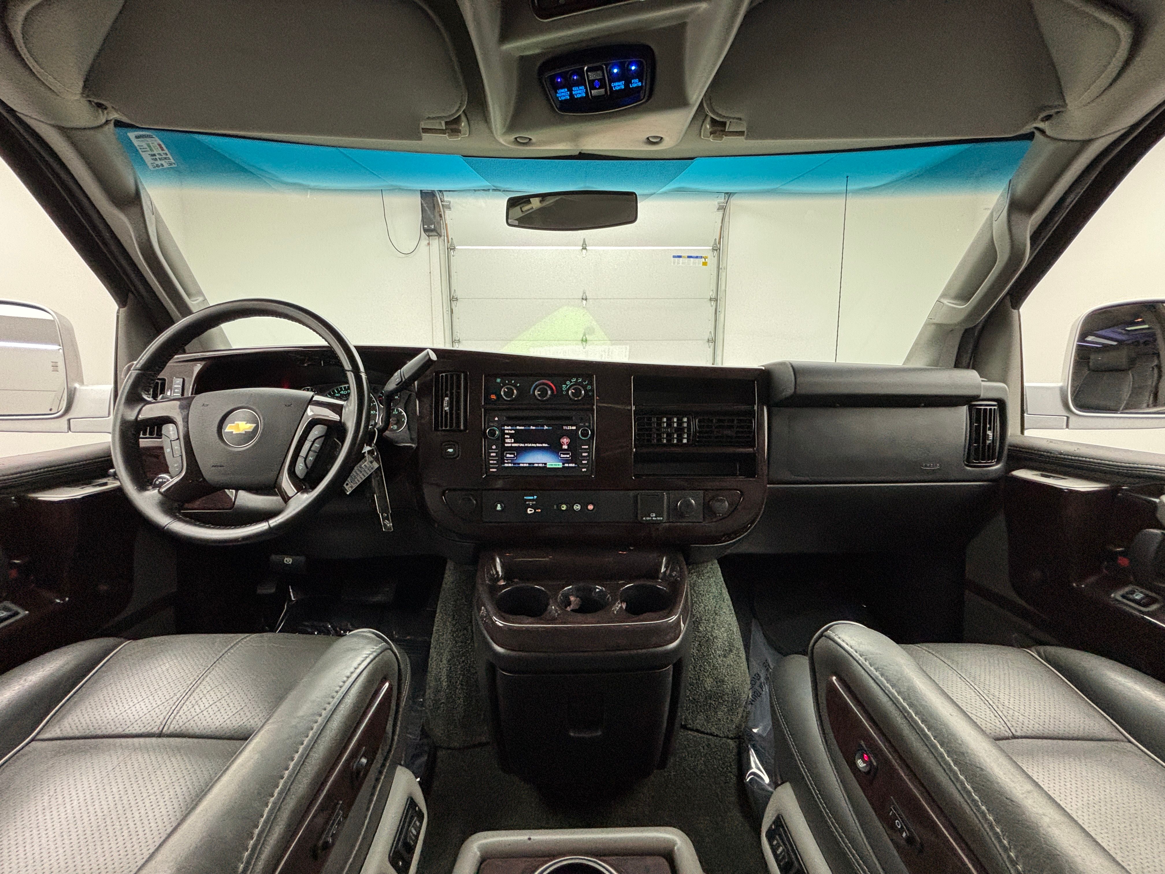 Used 2017 Silver Ice Metallic Chevrolet Explorer Limited SE image 26