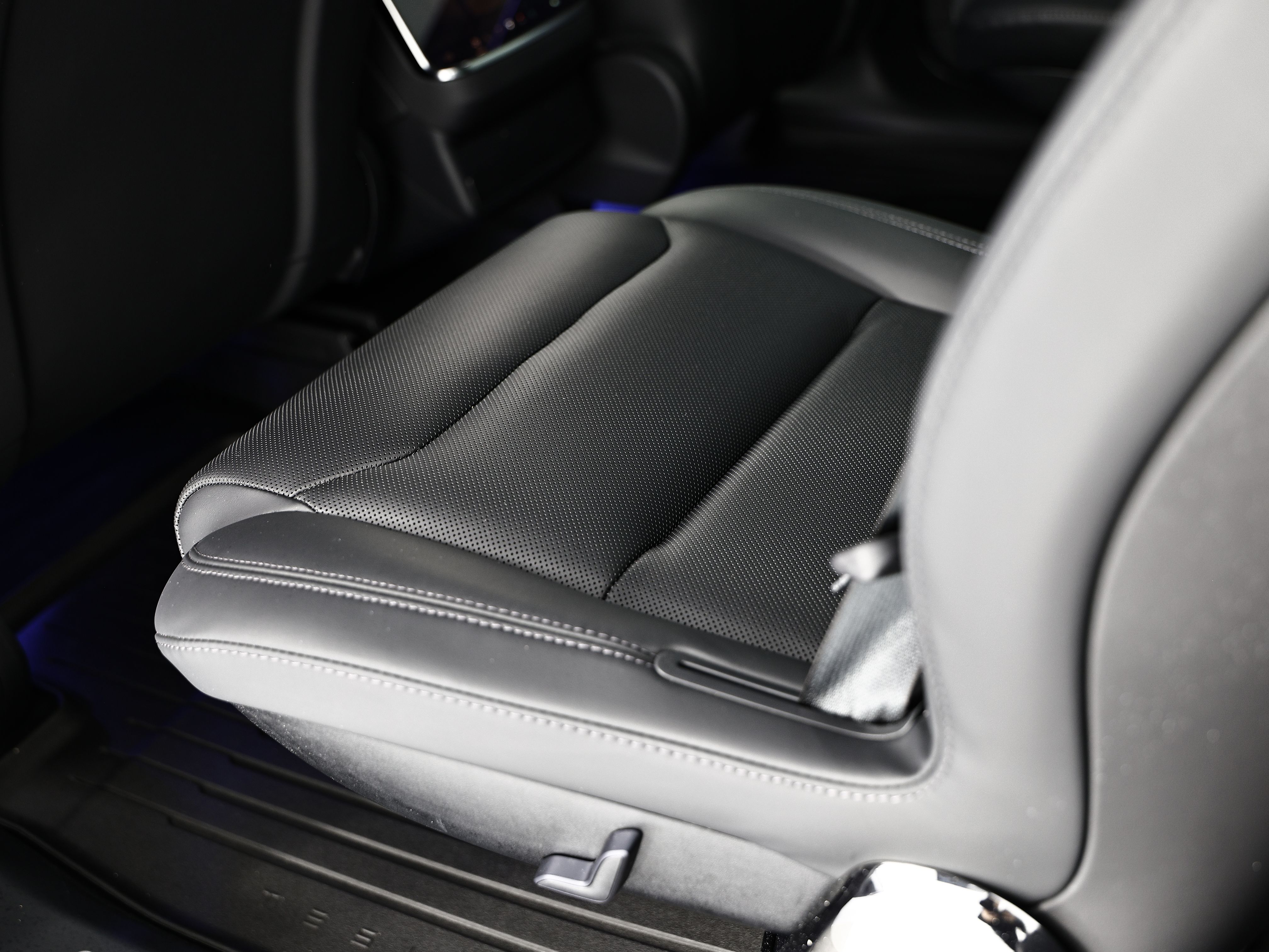 Used 2026 Blue Tesla Plaid image 30