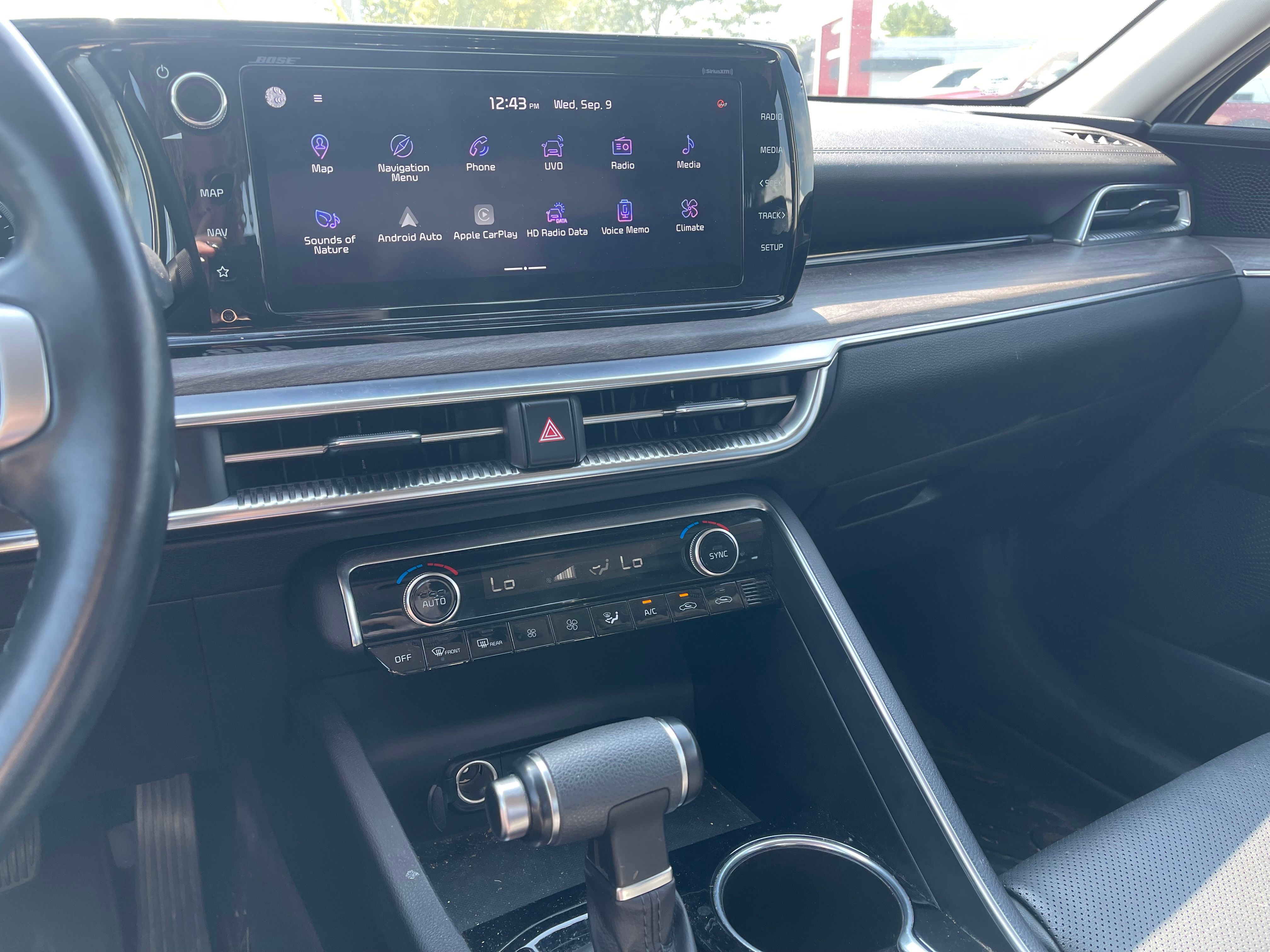 Used 2021 White Pearl Kia EX image 11