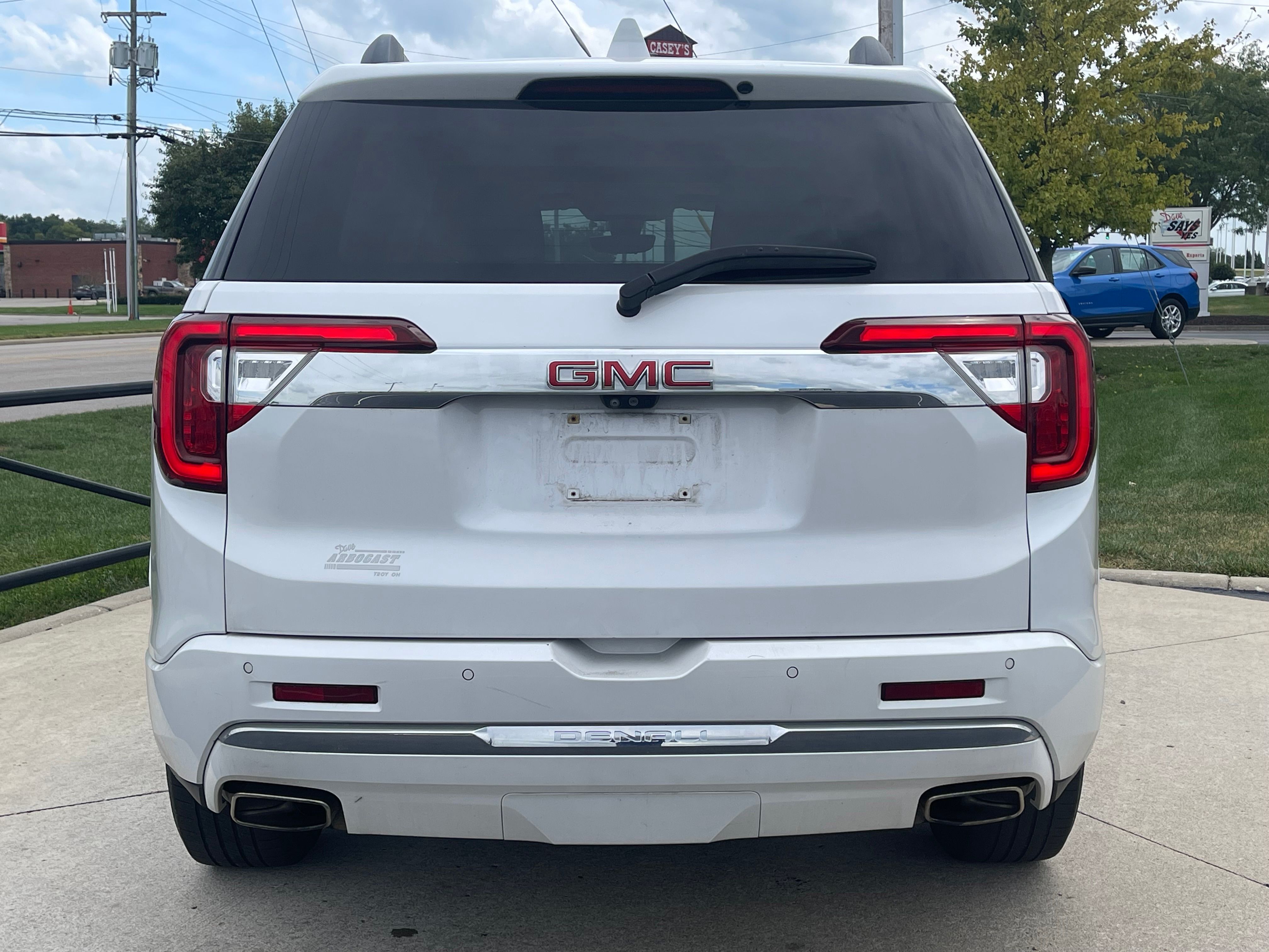 Used 2020 White Frost Tricoat GMC Denali image 6