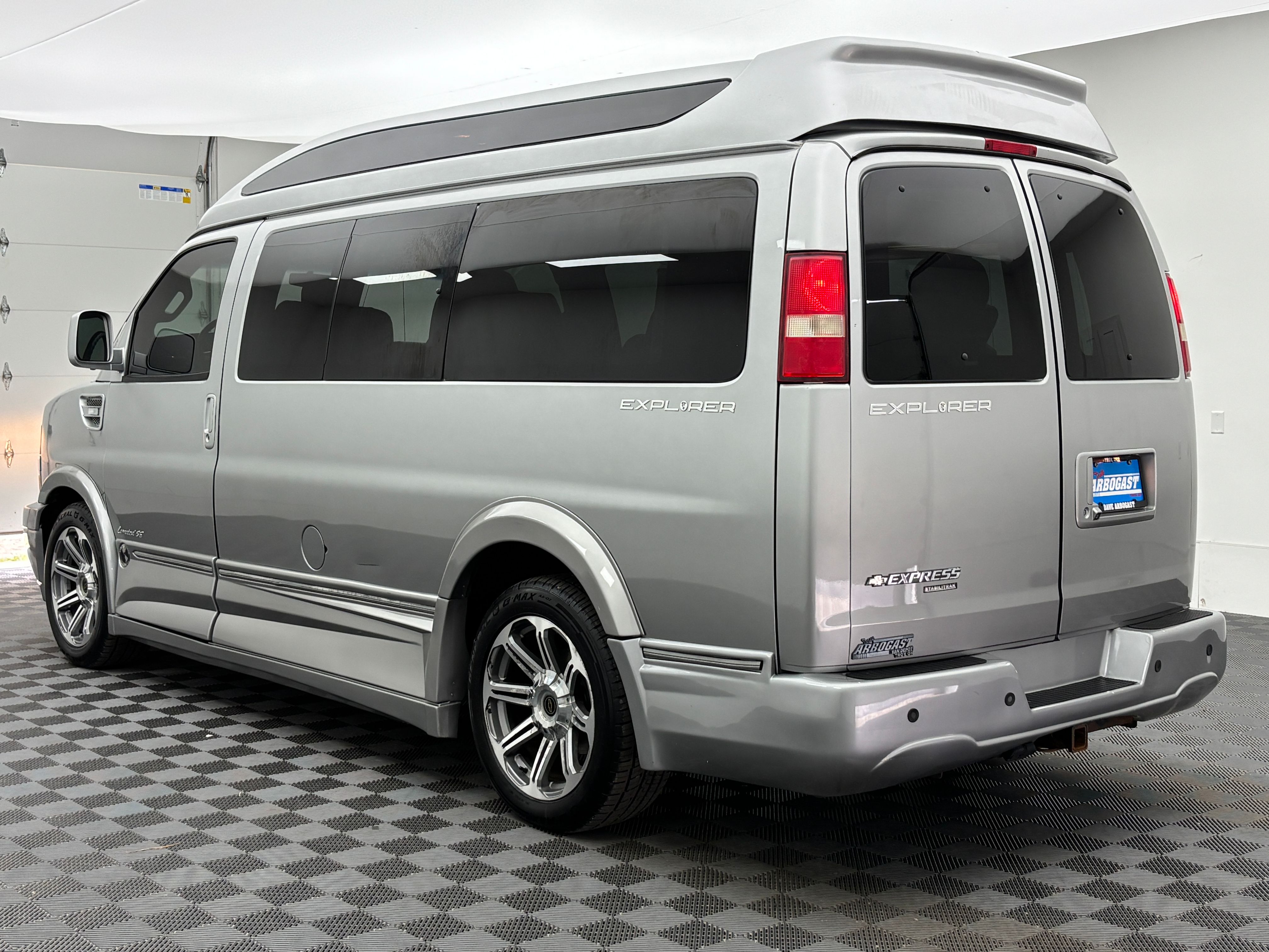 Used 2017 Silver Ice Metallic Chevrolet Explorer Limited SE image 14