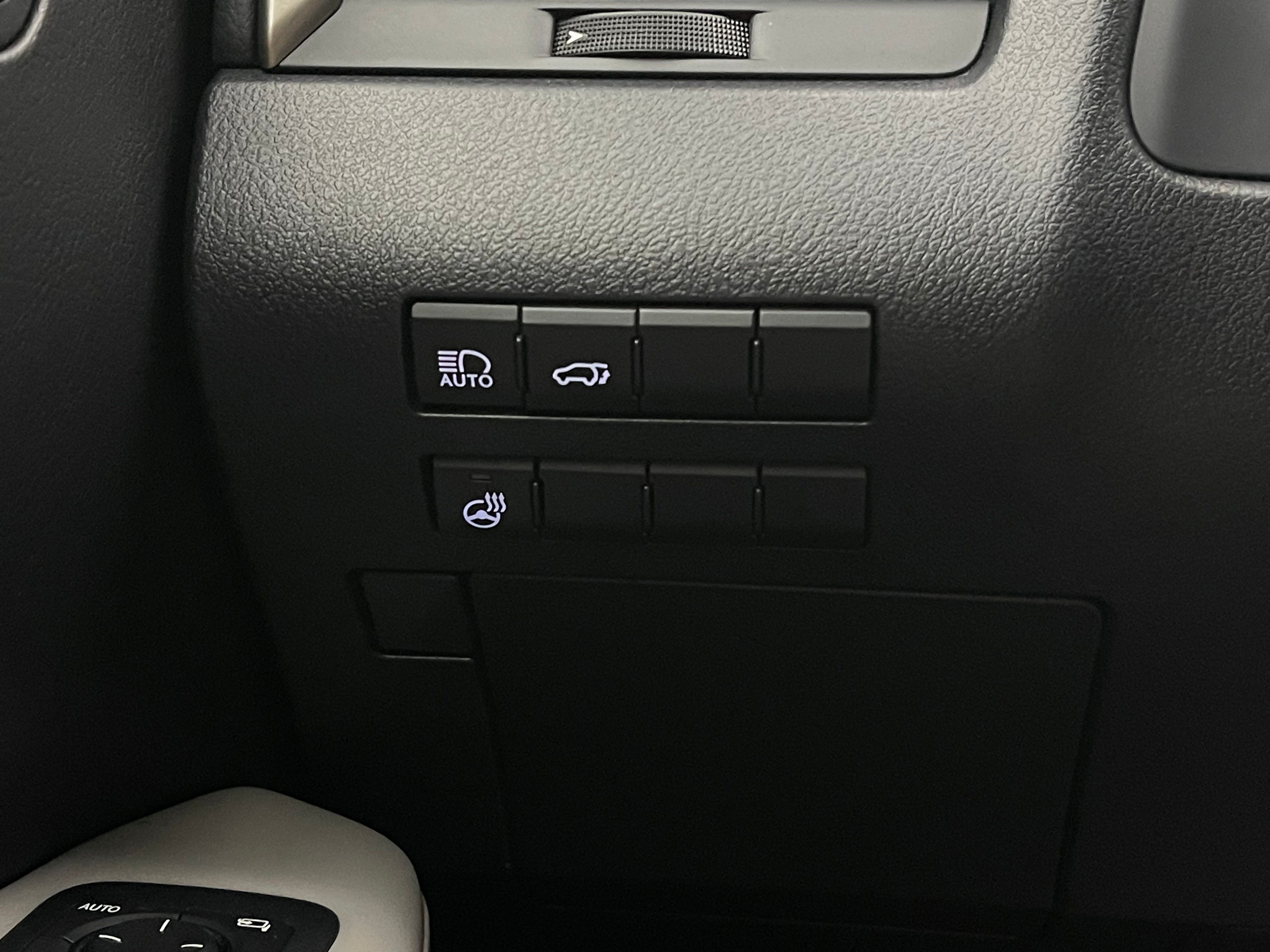 Used 2016 Obsidian Lexus 350 image 23