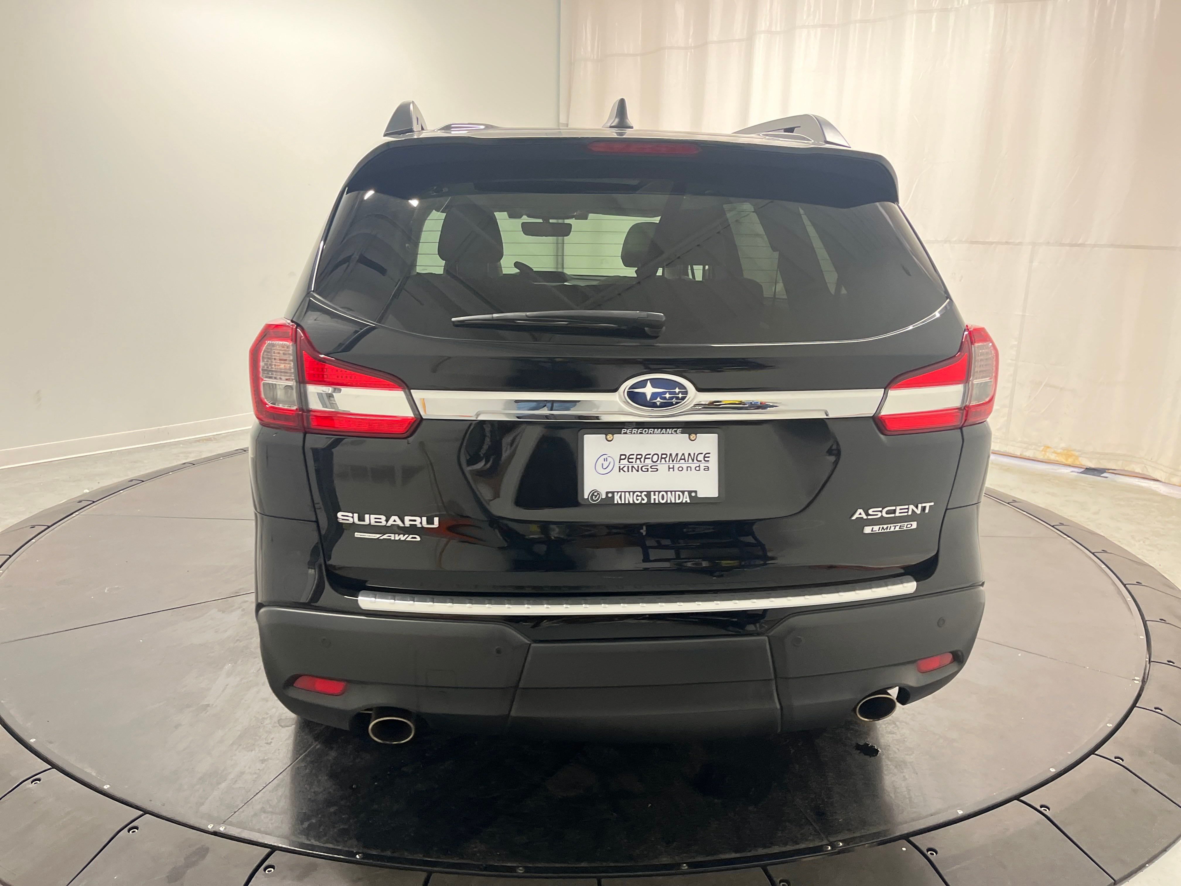 2022 Subaru Ascent Limited photo