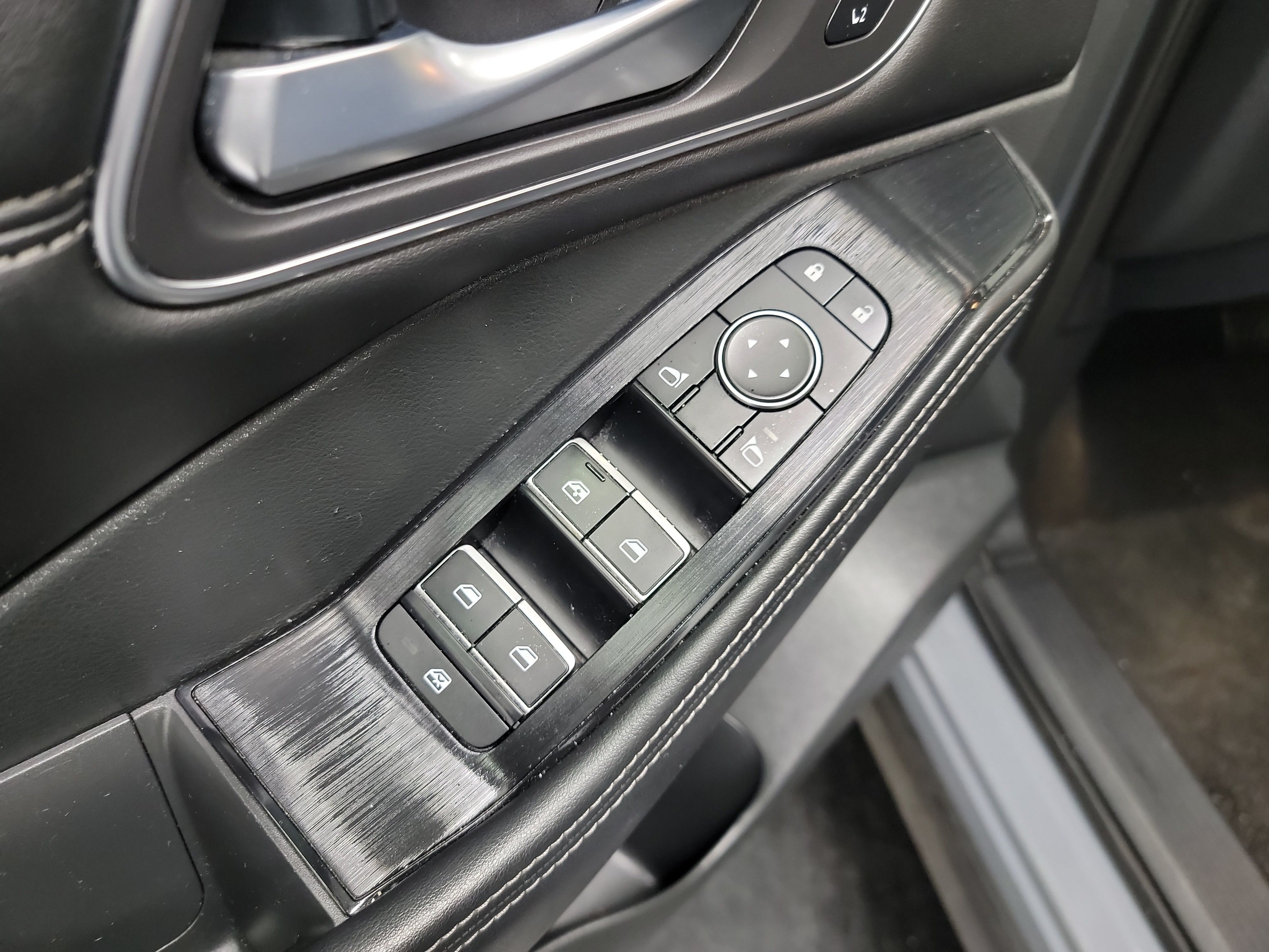 2021 Nissan Rogue SL photo