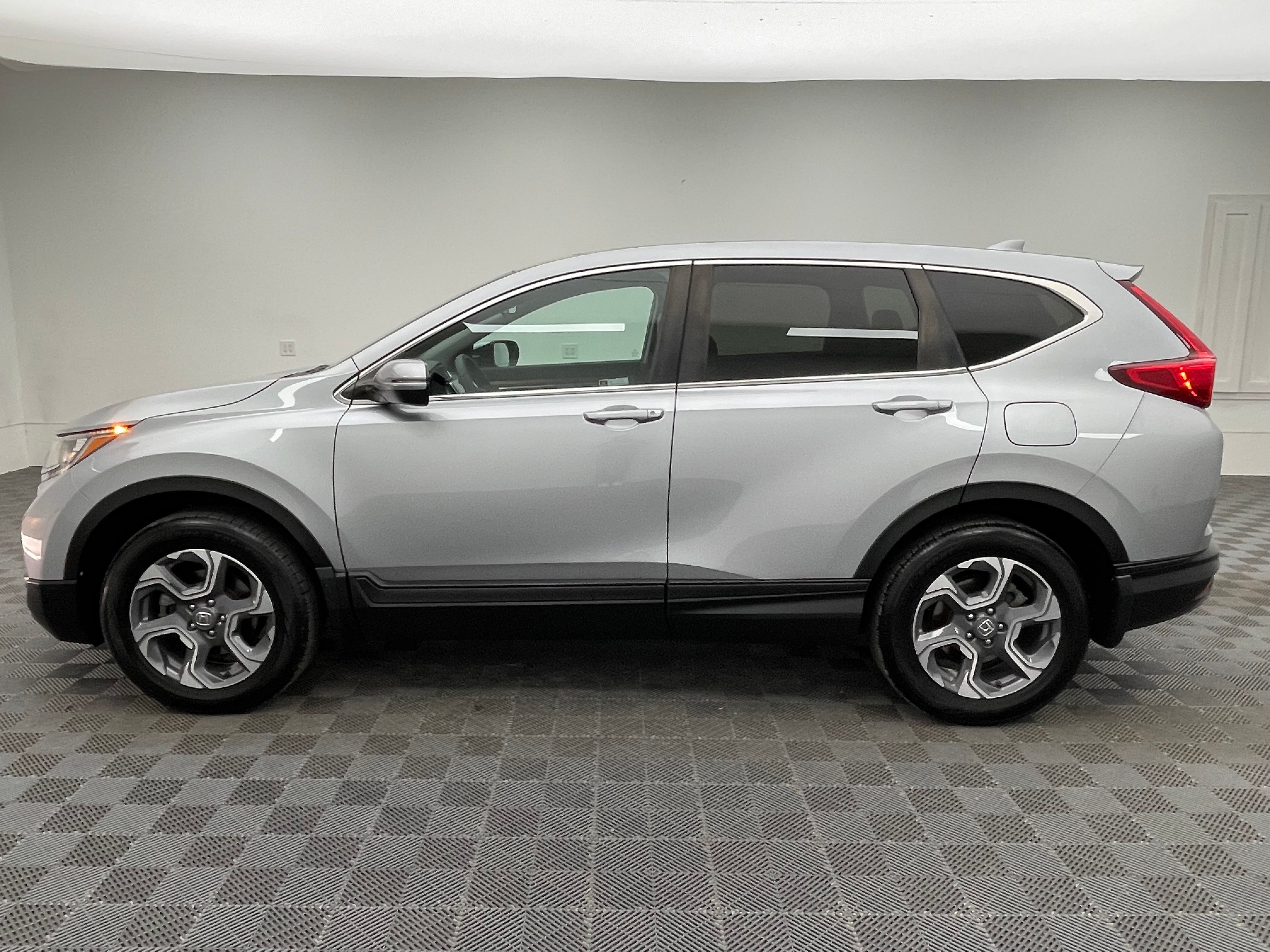 Used 2018 Silver Honda EX image 12